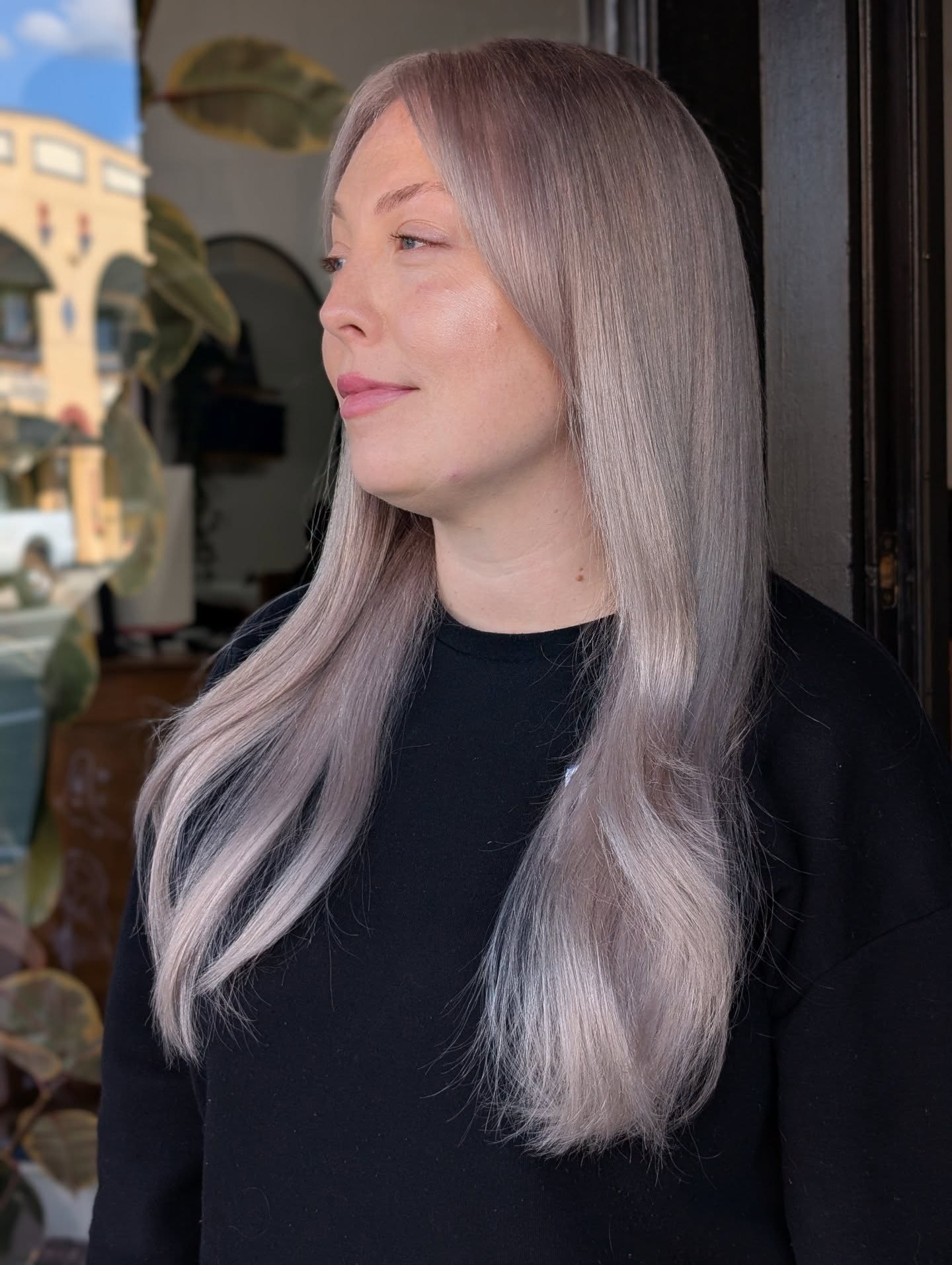 Now that's a Bleach and TONE! 😍
Lightened to perfection using @mastersofbalayage Nova lightener then toned with @redkenpro shades EQ.