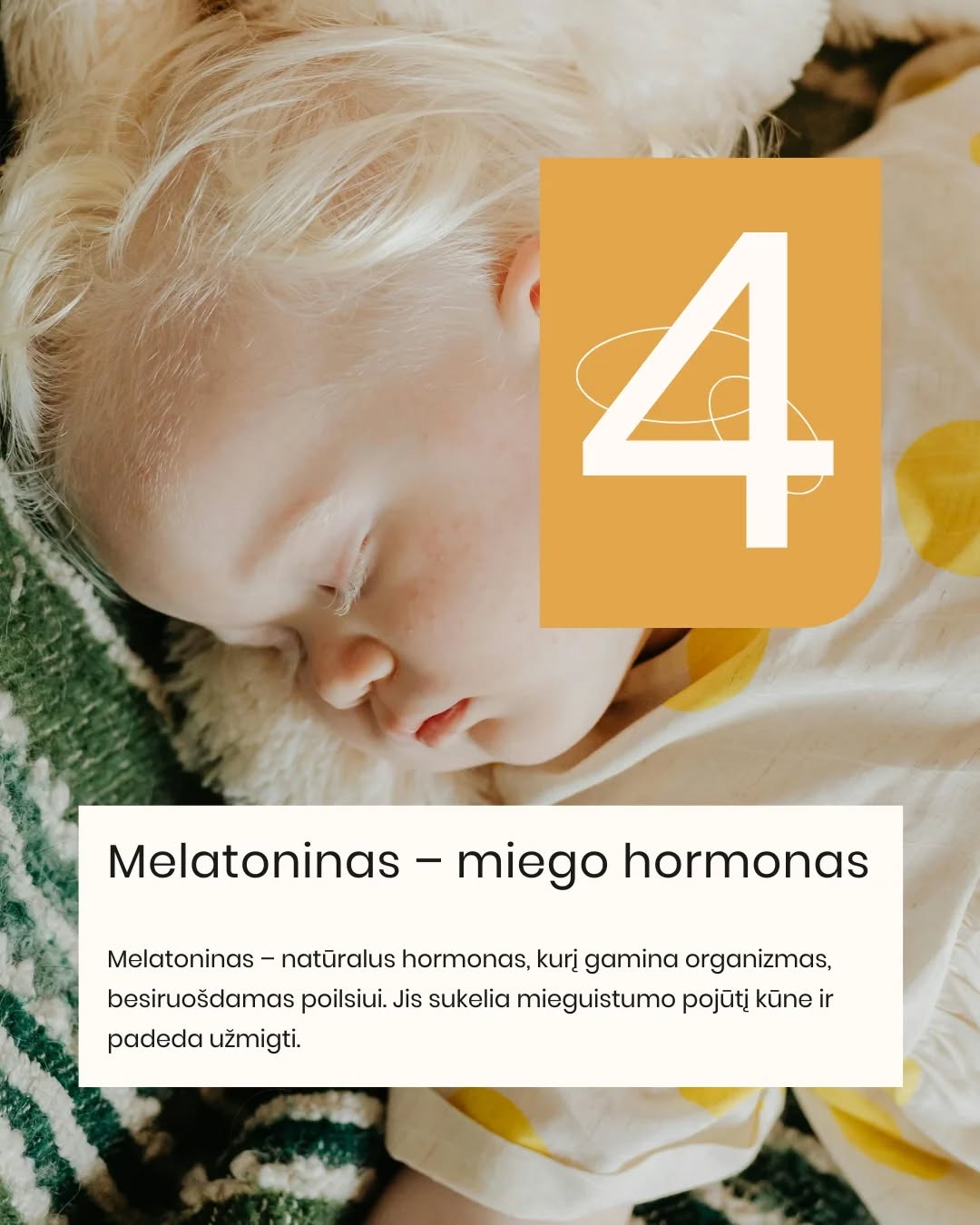 CIRKADINIS RITMAS. 🌙 Ar žinojote, kad vaiko miego ritmas nėra tik „gero įpročio“ reikalas? Tai biologinis procesas, kurį valdo cirkadiniai ritmai.
Cirkadinis ritmas – tai vidinis kiekvieno mūsų laikrodis, kuris organizme reguliuoja miego–budrumo ciklą, hormonų gamybą ir energijos lygį per ~24 valandas. Jis padeda kūnui natūraliai suprasti, kada jam laikas ilsėtis, o kada būti aktyviam.
🕰Vaikams šis ritmas formuojasi nuo pirmųjų mėnesių, o iki ~5 metų jis tampa vis stabilesnis ir panašesnis į mūsų, suaugusiųjų.
Tamsa skatina melatonino gamybą – hormono, kuris padeda užmigti. Šviesa, ypač mėlynos spalvos, atvirkščiai – signalizuoja organizmui, kad dar ne laikas miegoti.
👉 Nereguliarus grafikas ar netvarkinga diena gali „išmušti” šį ritmą ir apsunkinti užmigimą ar nakties poilsį.
ČIA į pagalbą ateina Purflo miego treniruoklis laikrodukas:
🔴 raudona šviesa – laikas ramiai lėtėti ir ruoštis miegui
🔵 mėlyna šviesa – rytas atėjo ir galime keltis
Tokiu būdu jūsų mažylis ima suprasti savo biologinį laikrodį per regimą ir lengviau nei žodžiai suprantamą ženklą – ir tai padeda kasdien palaikyti sveiką ritmą. ✨
🛒2025 m. „First time moms UK” apdovanojimų nugalėtoją „Snoozee“ laikroduką atraskite www.mylu.lt (ar per nuorodą bio).
Kovą jam -10% nuolaida!
#purflo #miegolaikrodis #mylushop #vaikumiegas #miegorutina miego superherojus tėvystė mamų gyvenimas purflo laikrodis snoozee