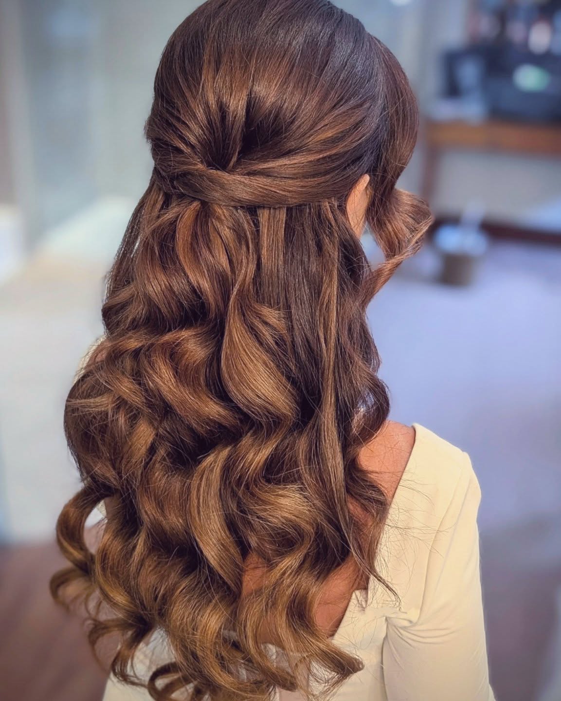 I've not been making much time for my socials! Apologies for being quiet but it's trial season so busy, busy with hair and makeup that I can't share yet!!
Off to @gatherandgrownetwork event tomorrow which I'm so excited for!!
Today will mostly be spent figuring out what to wear!!
#MakeupArtist #bridalinspiration #WeddingStyle #halfuphalfdown #elegantwedding