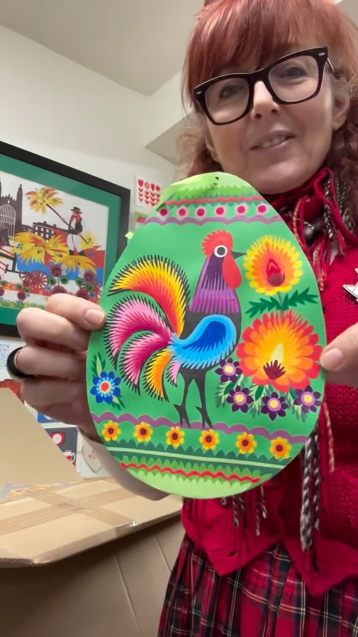 Easter is just around the corner and finally my Polish Easter decorations have arrived! Always get so excited about new things especially those as special as these.
Join me tearing open this box of delights and trying not to break the terrifyingly fragile decorated eggs!
#wycinanki #easterdecorations #polishdecoration #greatexcitement