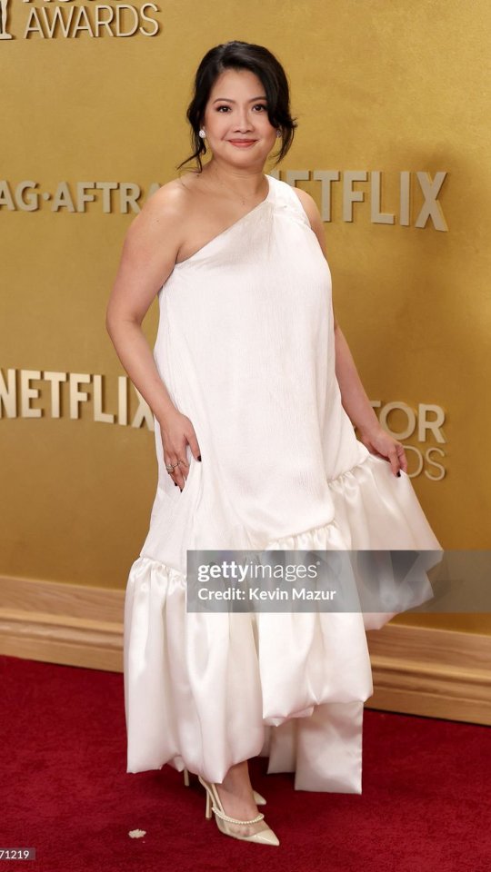 A special moment on the Actor Awards stage tonight. ✨
Kristin Villaneuva @gutsnglam wore our newest asymmetrical oversized Lyra dress while accepting the award on stage as the cast of 'The Pitt' took home the award for outstanding ensemble.
Sculptural, effortless, and made to move — the Lyra was designed for moments exactly like this.
Congratulations to the incredible cast and team. We’re honored to see OUMA on such a meaningful stage tonight. Thank you @benjaminholtrop (@thewallgroup) and @mvc.communications!
#OUMA #OUMAAtelier #SAGAwards #RedCarpetStyle #ThePitt