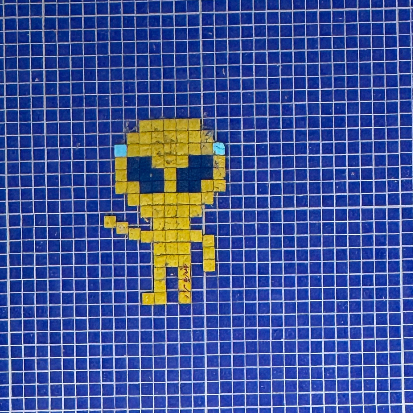 Some more tile/mosaics work from Paris!
#streetartphotography #streetart #mosaicart #parís