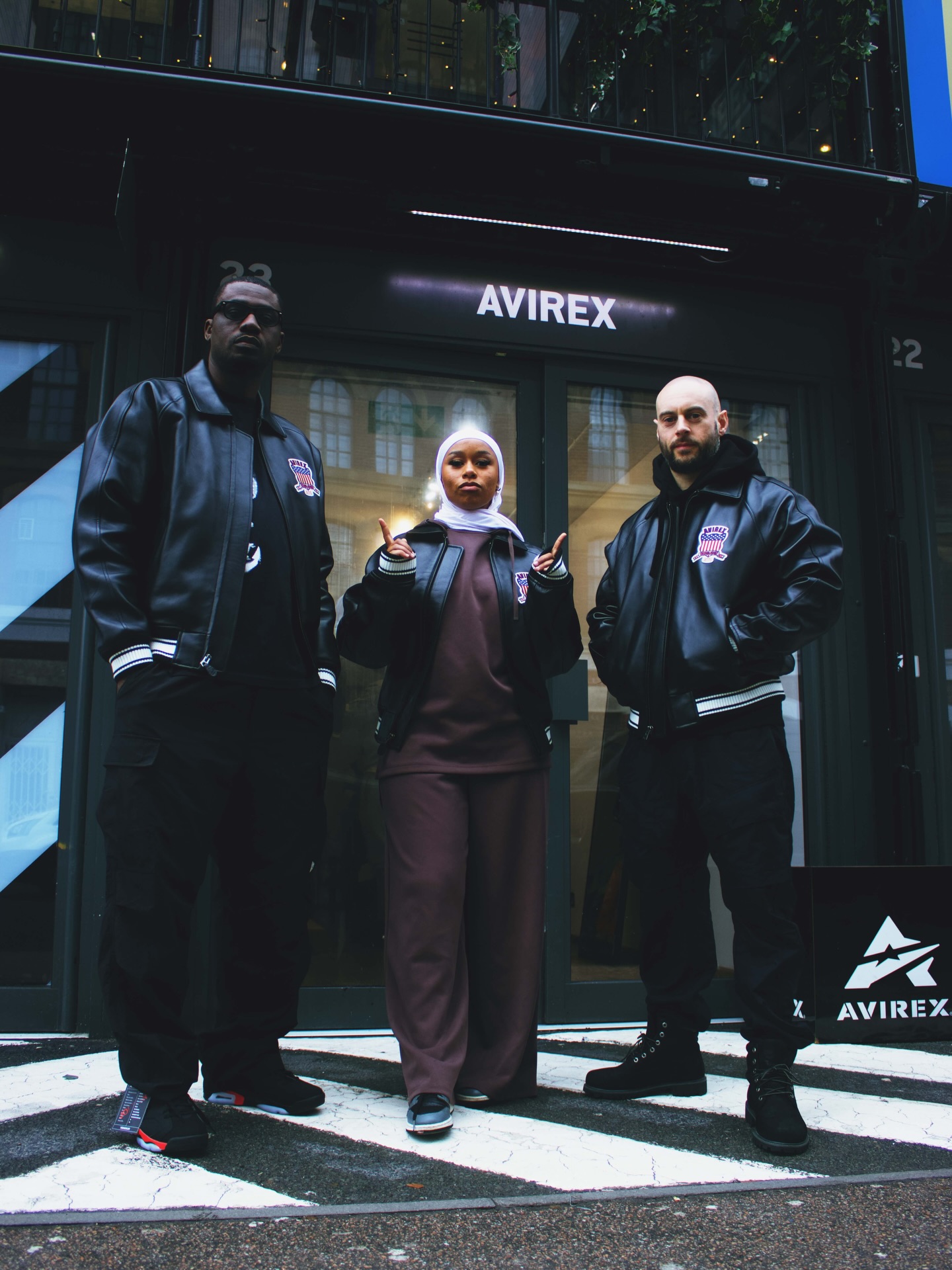 Finally avirex London 👌🏾
Honoured to meet the 👑 of trainers @kingoftrainers
And share a space with amazing @khadijah_mellah
Pioneers in their right!
2026! @clientgoals let’s get it. 🔥