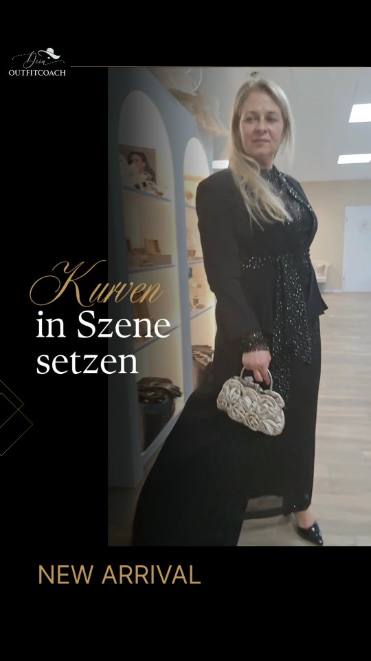 Diese Dame kam ziemlich aufgelöst in Begleitung ihrer Mama und Schwiegermama zu mir, weil ihre Onlinebestellung für den Event nicht rechtzeitig eintraf. So durfte ich sie als last minute-Aktion von Ohrstecker bis Schuhe und alles dazwischen stylen 😍
Das Schönste daran: Dass sie Stück für Stück wieder mehr Selbstvertrauen erlangt hat 💝
#FashionStylist #Abendmode #Luzern