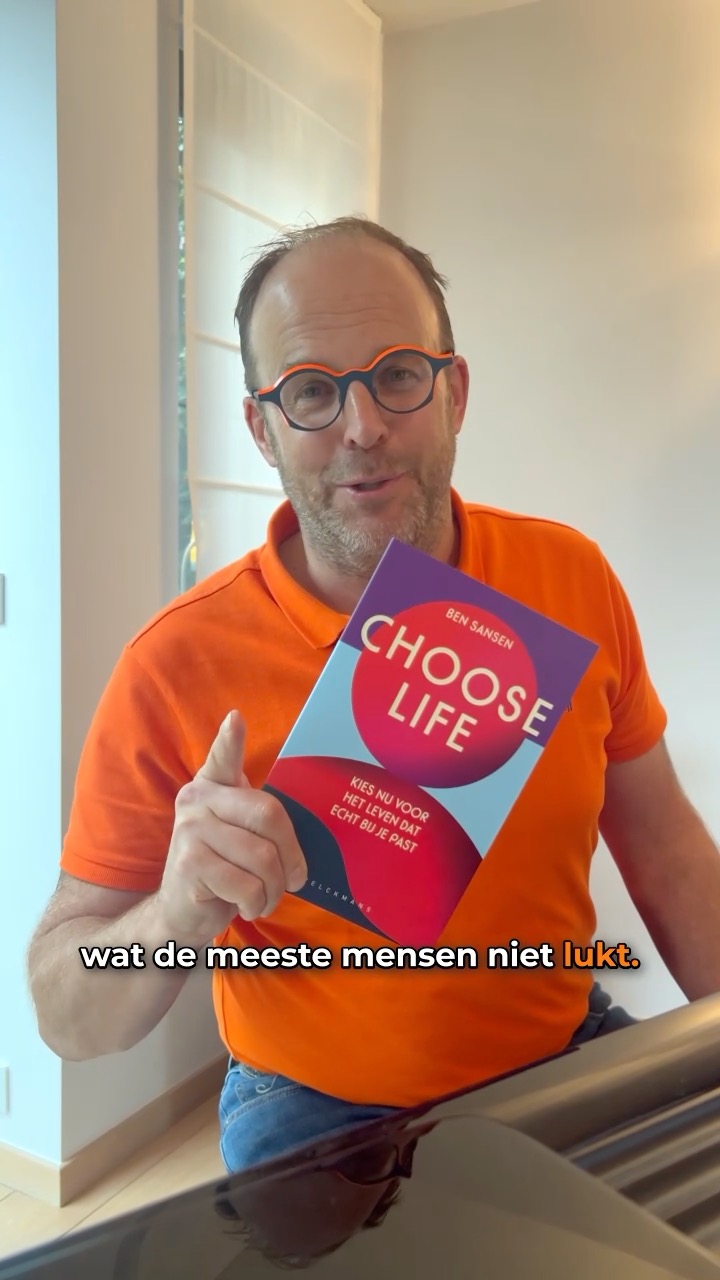 Succes is de som van de 1% regel. 🚀
Dankzij deze focus leerde ik in no-time een nieuwe taal, ligt mijn boek in de rekken en won de Choose Life podcast een Belgian Podcast Award.
De vraag is niet: Waarom lukt het niet? Maar: Welke 1% stap zet ik vandaag?
In kleine stapjes op weg naar je dromen. ✨
Benieuwd hoe jij de 1% regel toepast voor meer succes en geluk?
Lees dan nu het boek. Link in bio.
#chooselife #1procentregel #bensansen #persoonlijkegroei #mindset #succes #kleinestapjes