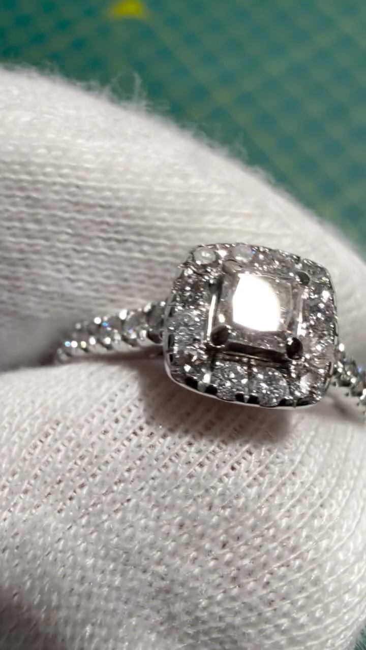 White gold revival 🤤 #ring #instamood #trendingnow #jewelry #wedding