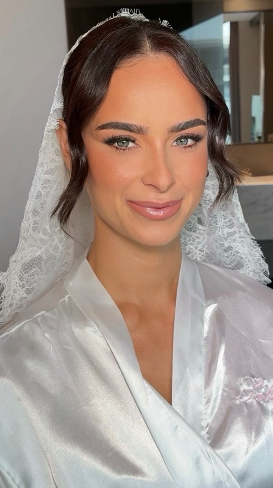 Soft glam for Sabine’s Wedding, feat. some of my fave bridal makeup products ⤵️
@meccamax Zoom Shadows Sticks
@kryolanaustralia HD Liner in Cacao
@modelrocklashes Individuals & Cluster Lashes
@charlottetilbury Flawless Filter
@madebymitchell Blursh
@esteelauderanz Double Wear
@fentybeauty Bronzer
@hourglasscosmetics Ambient Light Palette
@makeupforever Wherever Walnut
@maccosmeticsanz Honey Love
#sydneymakeupartist #sydneybridalmakeup #sydneyweddingmakeup
Hair @rebeccashardlow.hmua