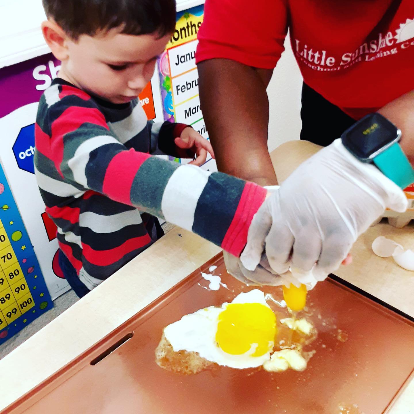 As we celebrate Dr.Seuss week our Sunshine friends had a great time experiencing with cooking as they made green eggs and ham. #littlesunshine #drseuss #preschool #cooking
