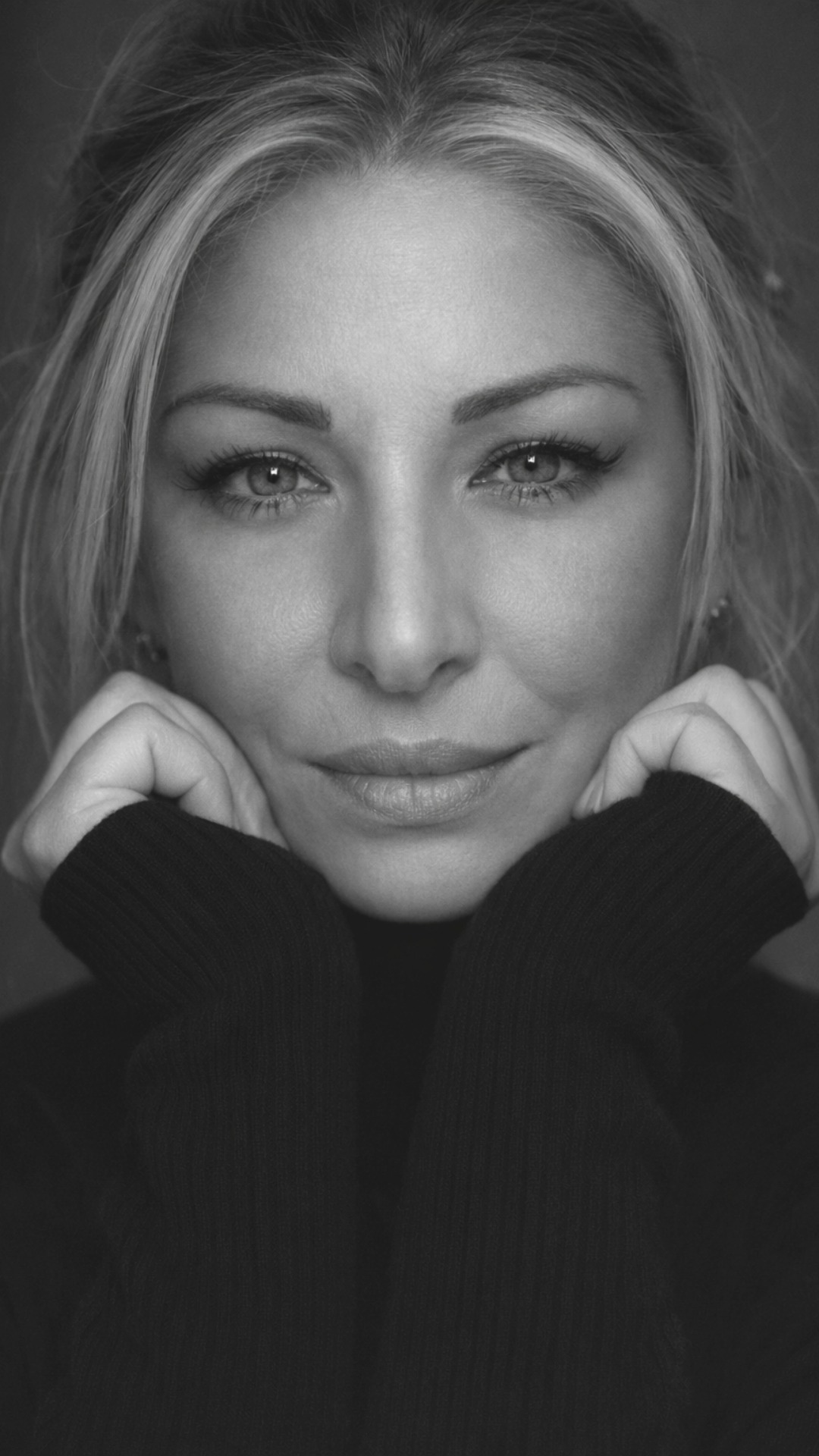 Du kannst alles verstanden haben.
Deine Muster
Deine Geschichte
Dein Design
Und trotzdem wartest du
auf diesen einen Moment,
der endlich alles verändert.
Doch dieser Moment
kommt oft nicht.
Wenn du nichts veränderst,
verändert sich nichts.
Veränderung beginnt nicht
mit einem Zeichen.
Sondern mit einer Entscheidung. 🤍
#klarheit #veränderung #entscheidung