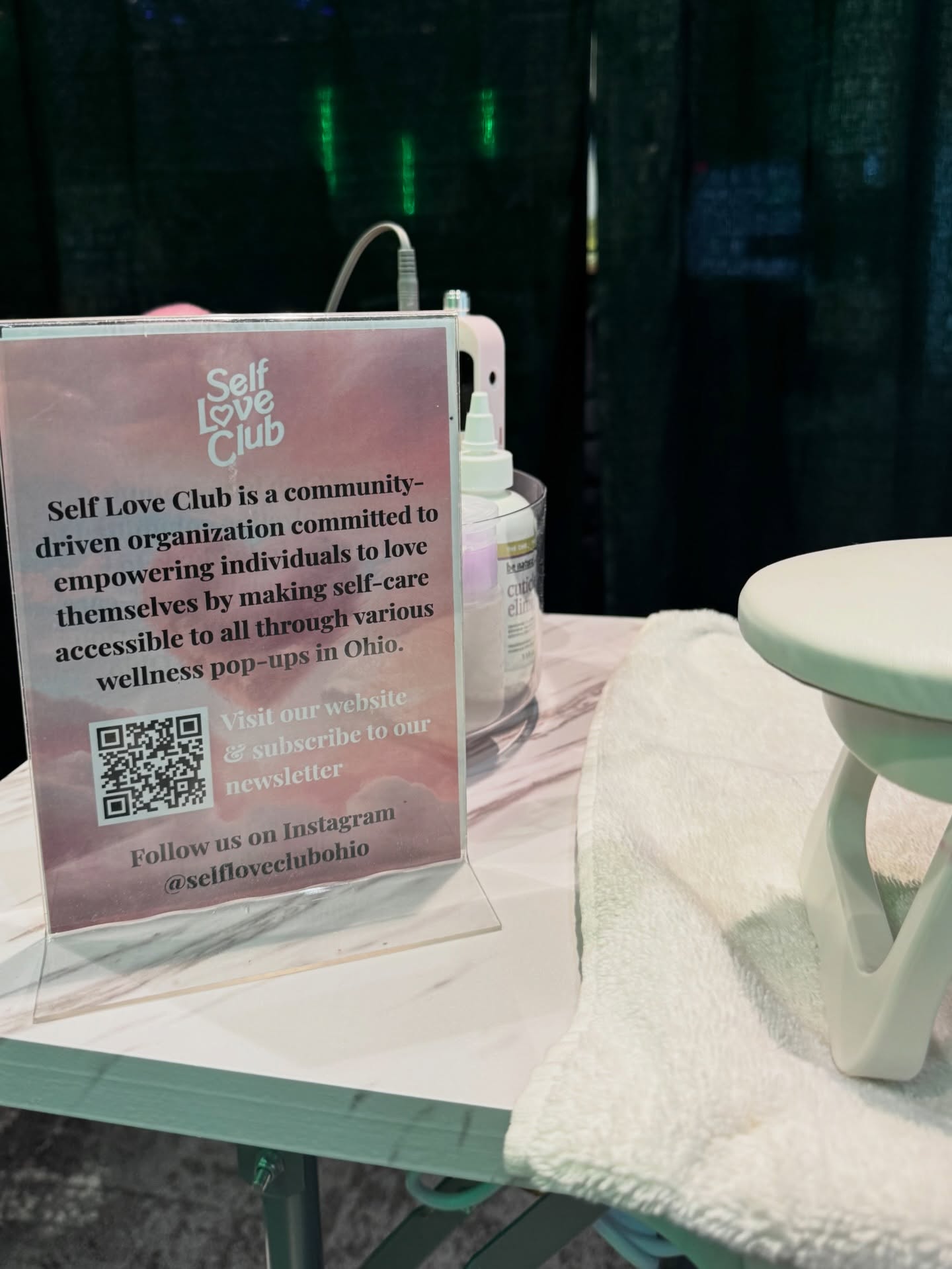 Self Love Club was honored to join the 4th Annual MTKYN Cleveland Fitness Expo at the Huntington Convention Center of Cleveland 💪✨
We had the best time providing manicures in the Wellness VIP section and meeting so many incredible people who are passionate about movement, heart health, and overall wellness. 💅🏽
So grateful for the opportunity to be part of an event that brings our community together and shines a light on the importance of taking care of our hearts — inside and out. thank you @solcreated 💖
Here’s to more moments that celebrate strength, self-love, and well-being. 🫶🏽