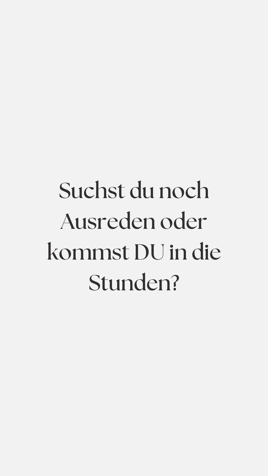 Es ist ganz einfach die Verantwortung abzugeben und zu sagen, ich kann das nicht, das ist zu schwierig für mich, ich bin zu alt...
Das hält dich da wo du bist und dein Körper und Nervensystem mögen das = Komfortzone
Wenn du aber weiterkommen und dir etwas Gutes tun willst, versuche es doch einfach und entdecke was Pilatesflows alles für dich und deinen Körper tun kann.