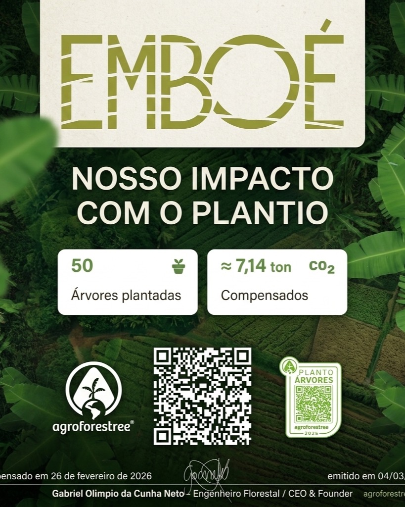 Neutralizamos nossa pegada de carbono de 2025 💚
Neste segundo ano do nosso compromisso climático, escolhemos realizar essa compensação em parceria com a @agroforestree_ , uma iniciativa que conecta pequenos produtores rurais ao mercado de carbono e às agendas ESG por meio de sistemas agroflorestais rastreáveis por tecnologia.
Nossa compensação apoia o Sítio Mãe Francisca, em Irituia, no Pará, com o plantio de árvores em sistemas agroflorestais que incluem açaí, cacau e pupunha.
Escolhemos trabalhar com a Agroforestree por algumas razões:
• A valorização de pequenos produtores familiares
• A rastreabilidade completa das árvores plantadas
• Uma relação de parceria alinhada com os valores da Emboé
A plataforma permite acompanhar o impacto da ação e identificar exatamente o produtor apoiado e o sistema produtivo implementado.
Acreditamos que empresas de todos os tamanhos podem neutralizar sua pegada de carbono, e que isso pode ser feito fortalecendo a agricultura familiar, restaurando paisagens produtivas e utilizando tecnologia para monitorar resultados.
No carrossel você pode acessar o QR Code com todas as informações da neutralização realizada.
Mais uma ação do nosso planejamento estratégico que conecta gestão, responsabilidade climática e impacto socioambiental positivo.
#somosemboé #ensinareaprender #fazeracontecer #neutralizacao #carbono #sistemasagroflorestais #compensação #plantio #arvores