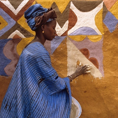 “My objective in this work is to document an extraordinary art form - vernacular art and architecture in West Africa - that is not transportable and therefore not seen in museums around the world. It is an attempt to capture the unseen Africa, a glimpse into the homes and into the spirit of very proud and dignified peoples. In much the same way as I photographed the art of Ndebele women, I have drawn on my personal affinity for the art itself, for methods, design and form, rather than the socio-anthropological or political realities of a people or continent in dilemma. These images portray a unique tradition of Africa, a celebration of an indigenous rural culture in which the women are the artists and the home her canvas.”
African Canvas || Margaret Courtney-Clarke
#womenshistorymonth
#concepts #stories #inspiration
#quotes #DecolonizeInstagram
#decolonizethisplace #ourworld
#westafrican #livinghistory #art