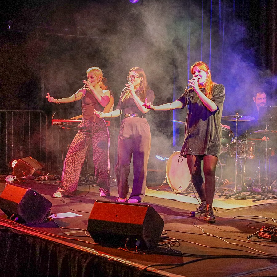 Wir hatten Spaß in Bad Radkersburg, ehrlich 😇🖕🏻
Danke an das @kufo_ra und die @radkersburgerjugend 💖
📸 Gregor Klemencic
#schmorrn #mundart #soulafsteirisch