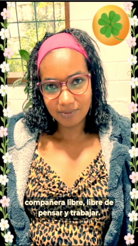 "La mujer del porvenir será una compañera libre de trabajar y de pensar." Maria Montessori.
En este video escuchaslas palabras de quien revolucionó la educación y defendió nuestros derechos. Pero en las imágenes, ves algunos rostros reales de quienes habitamos y construimos El Trébol Montessori todos los días. Este 8M honramos a las mujeres que abrieron camino y celebramos a las que hoy, juntas,
sostenemos este espacio. La educación es nuestro lugar de acción y de reivindicación. Las palabras son de Montessori, pero el compromiso de seguir transformando el mundo
desde nuestras aulas y nuestra comunidad, es nuestro. 🔥👏✨💪
#8M #DiaDeLaMujer #Montessori #ElTrebolMontessori #MujeresQueInspiran
#EducacionParaLaPaz #Sororidad #8Marz