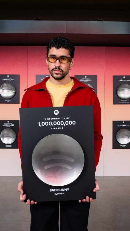 @badbunnypr canta “MIA” en versión salsa por primera vez para el evento de “Spotify Billons Club” en Tokyo🎤 🇯🇵