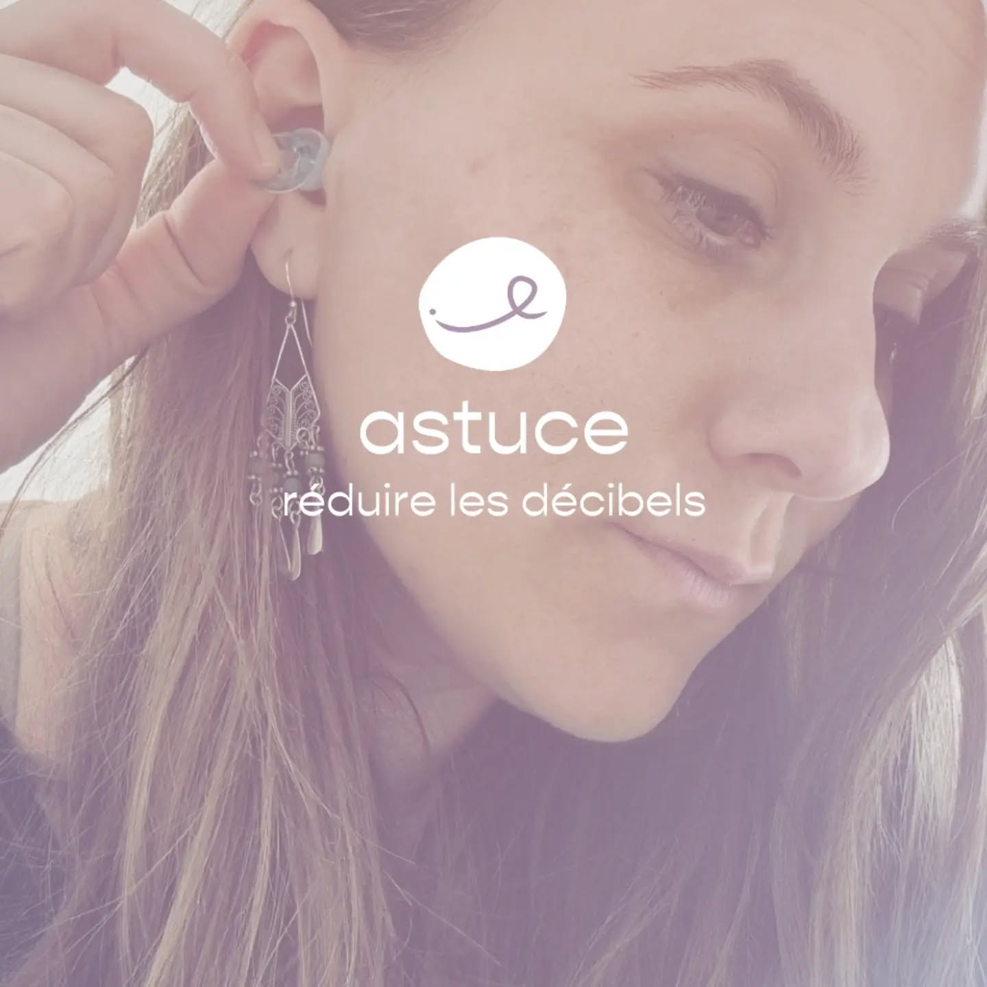 Une arme secrète qui ne devrait pas l'être.
Vous n'êtes pas obligé-es d'encaisser les décibels des pleurs et cris de vos bébés/enfants.
Diminuer le son ne fait pas de toi un parent absent ou négligent.
Mais plutôt un parent présent qui se respecte et s'outille pour rester dans la régulation de ses émotions et de celles de son enfant.
Dis-moi, connaissais tu cet astuce ?
Quelle est ta ressource face aux pleurs/cris ?
#astucemaman #décibels #supporterlespleurs #astucesagefemme #parentalité