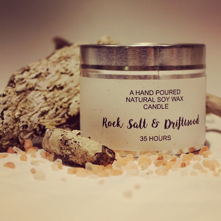π FRAGRANCE OF THE MONTH π
Rock Salt & Driftwood:
Fresh aromas of driftwood and rock salt offer a clean and natural fragrance. Our longstanding best seller βοΈ