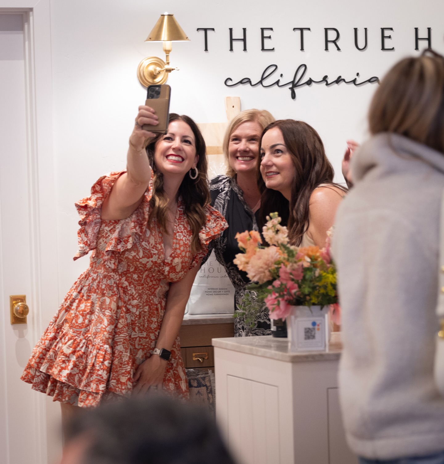 Bingo Night is BACK!!!! Join us Monday, March 9th from 5-6:30PM for happy hour with light bites and 20% off in-store! Head to the link in profile to RSVP!
And yes, I will be bringing the hype with my pink microphone. Because you’re never too old to have a little fun! 😆😂
Photography: @curatorsofdesign