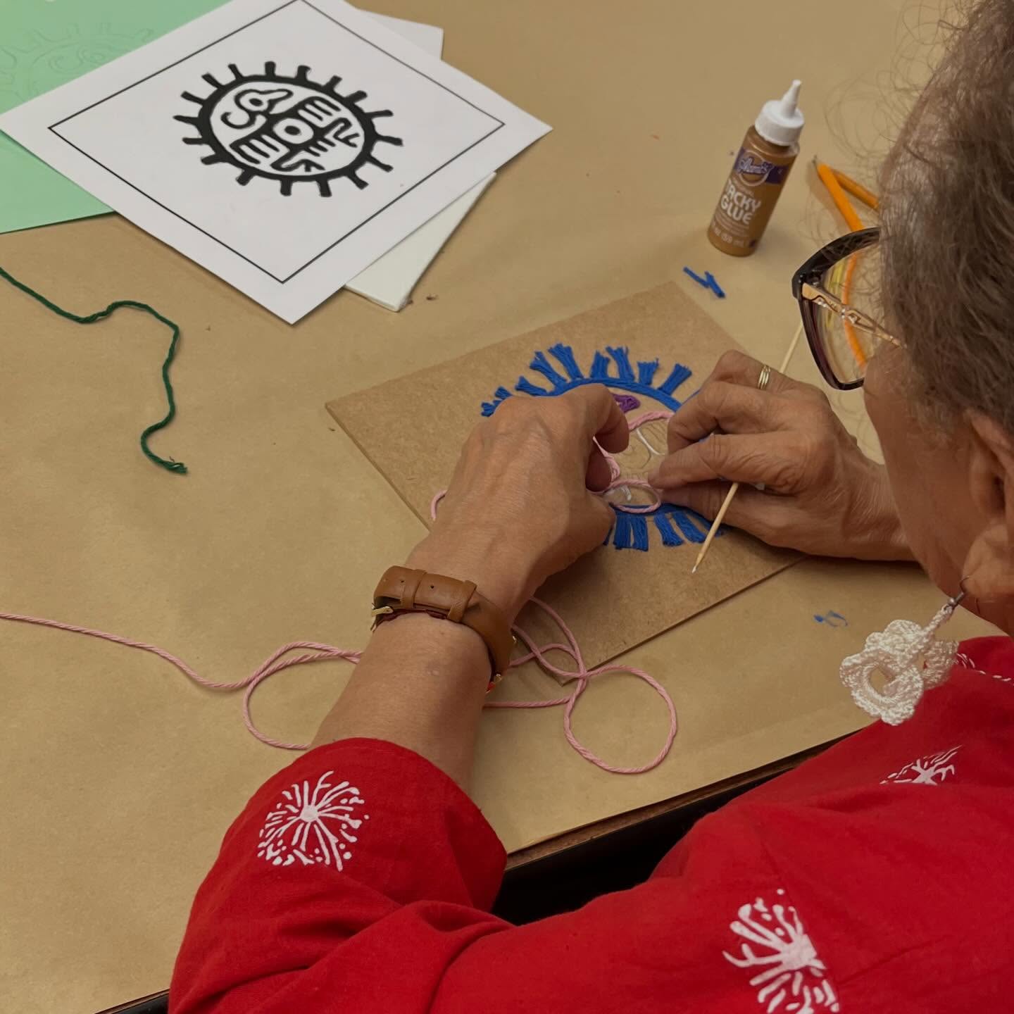 Join us for a yarn painting workshop led by artist Andrea Arroyo. Discover traditional patterns as you create your unique piece of art.
Fri, Mar 06 • 11 am
—
Acompáñenos en un taller de pintura de estambre impartido por la artista Andrea Arroyo. Descubra patrones tradicionales mientras crea su obra de arte única.
Vienes, 06 de marzo • 11 am
Link in bio > workshops