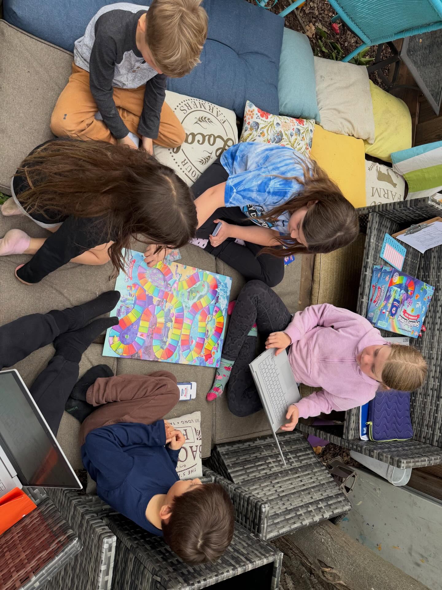 People often tell me mixed ages sound overwhelming.
But then moments like this are captured.
Older students naturally leaning in to help younger ones.
No one assigned it. No one asked them to.
Just kids learning together.
This was a gamified phonics review, but what you can’t see is the deeper learning happening:
the older students strengthening their literacy by teaching,
and the younger students feeling safe enough to try.
Multi-age classrooms don’t just teach academics.
They teach community. #microschool #community #magicmoments #alternativeeducation