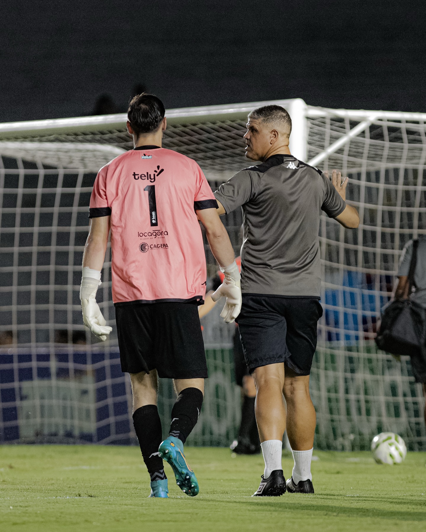 Fé no trabalho e na vitória. Vamos com Deus. Bora, Belo! ▪️🚩▫️
📷 @joaonetofotos