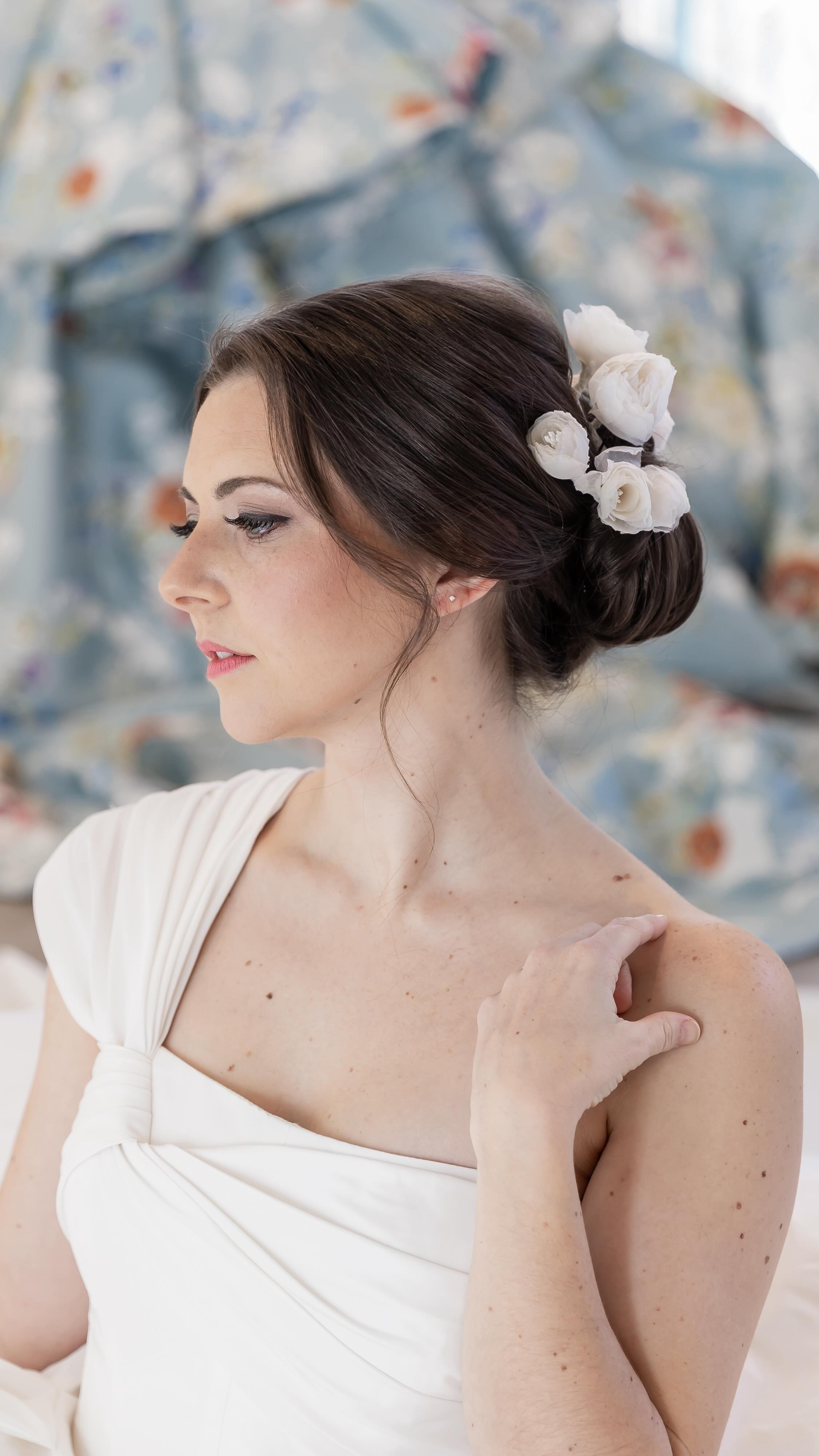 A collaboration of experts.
A masterpiece of beauty.
Refined hands.
Elevated vision.
Flawless execution.
This team and the magic that was created 💫
@diecilifestylespa
@dippolitoproductions
@sarehnouri
@ericadisanti @emgud19
@bridalhair_lasorellabridal
@ashleymariewilson829
#glamteam #bridalbeauty #luxurylifestyle #njphotographer #weddingdayready