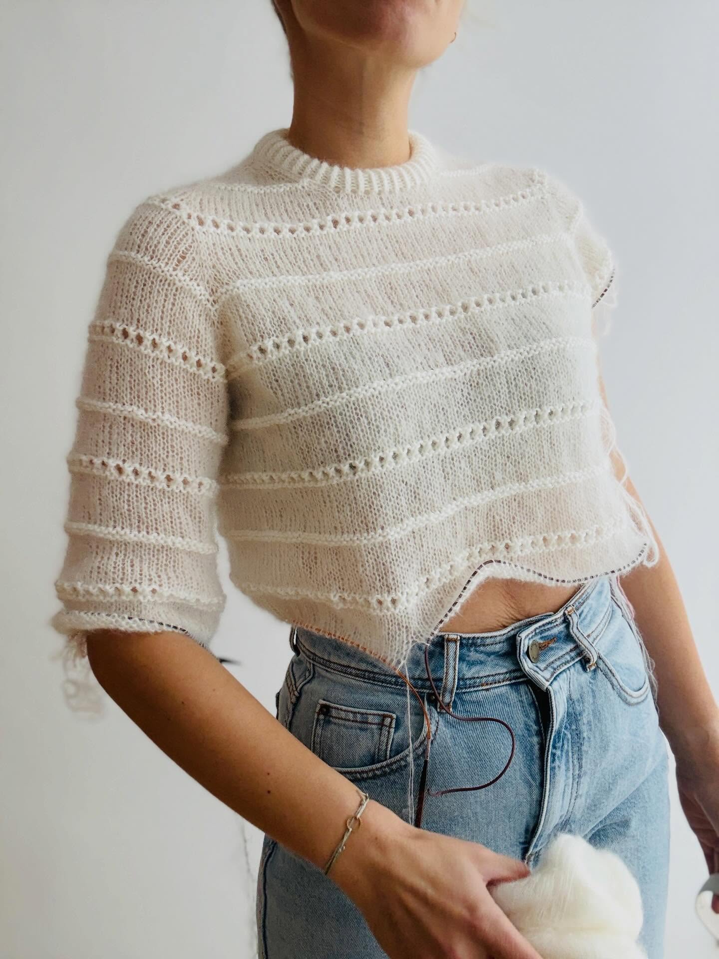 A little hello from Sleeve Island of my already very beloved Roni Sweater 🥰 These days, there is a lot happening behind the scenes I cannot wait to share with you soon 😍 But it also feels a little bit exhausting as I don’t know how to get more working hours during the day (or night 😃🙈). Luckily, it’s still my dream job and I am feeling grateful of being able to do what I love - thanks to you ❤️
.
.
.
Pattern in progress by me: #ronisweater
.
Yarn: Tilia and Arwetta both in the shade Snowwhite by @filcolana
.
Advertising
.
#knitting #knittingaddict #stricken #strickenmachtglücklich