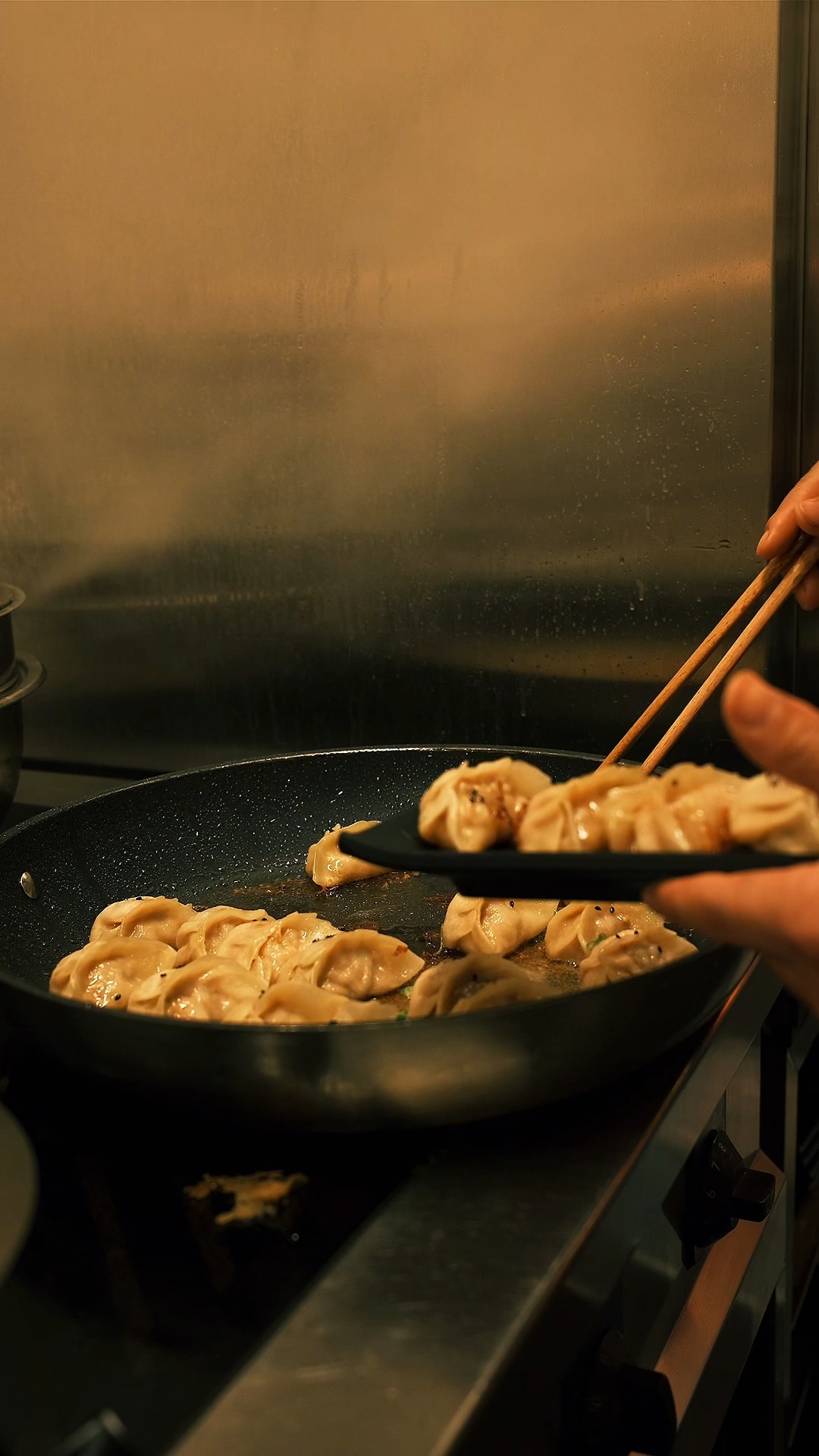 Crispy outside. Juicy inside.
No shortcuts 🥢
#bunsandnoodles
#panfried
#madefromscratch
#honestfood
#no_shortcuts
#fastfooddoneproperly