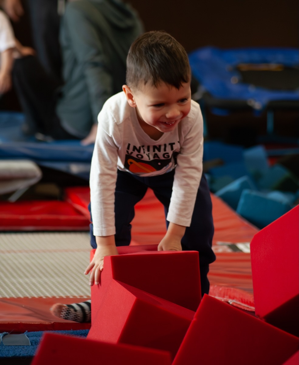 Midweek Wiggles! Bring your little one (ages 2-5) to Open Gym every Wednesday from 11:00am-12:00pm for a fun hour of movement, exploring and play. Kids can enjoy gym equipment, obstacle courses and lots of space to climb and tumble. Parents must remain in the building and are welcome to jump in the fun! Sign up using the link in our bio💫