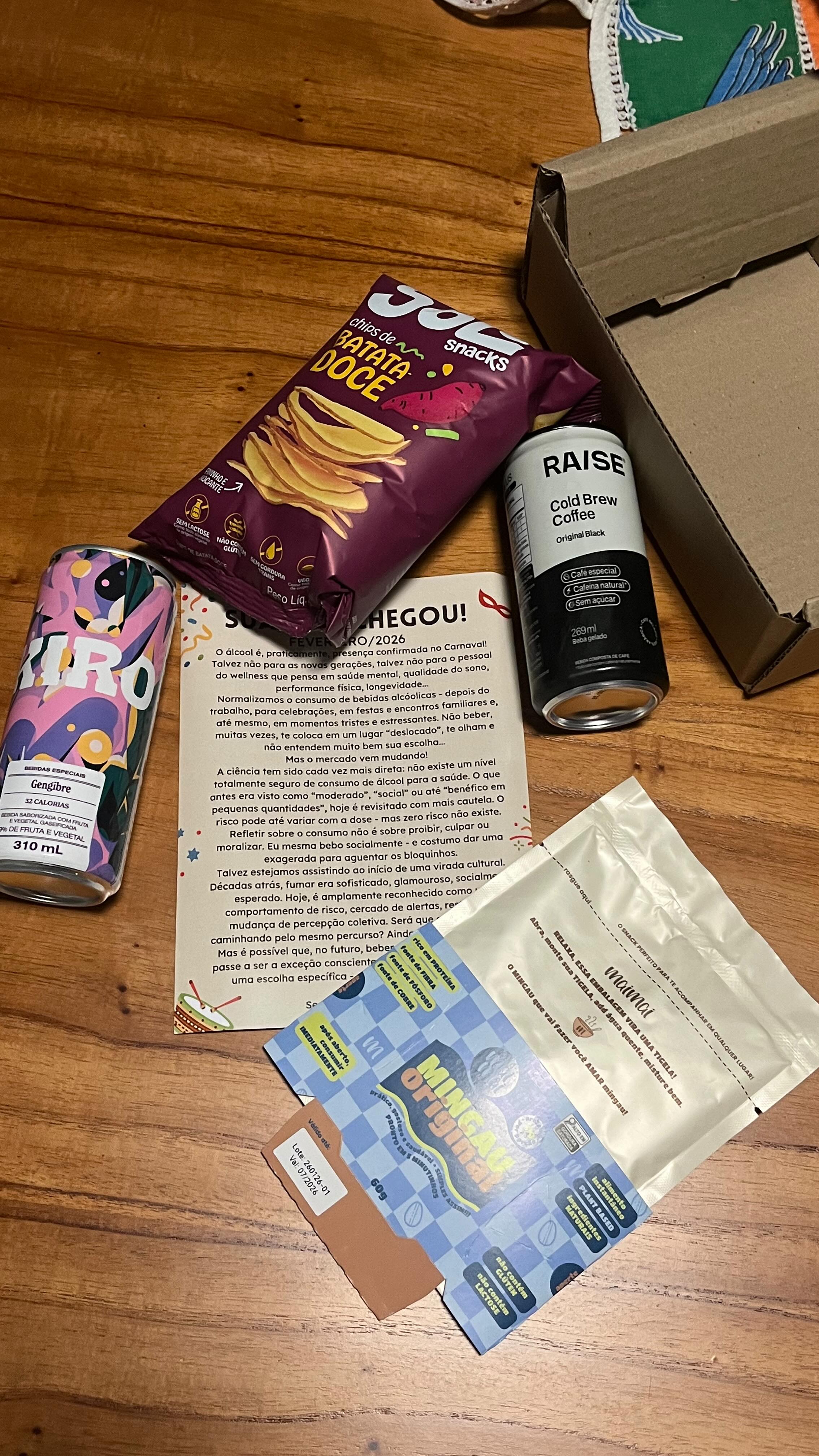 Carnaval passou, o ano começou!
A Gi te Envia desse mês tem @levemaimai, um mingau prático, proteico e clean label, @raise.coffee está de volta para garantir energia limpa, @bebakiro de gengibre está sendo a minha bebida favorita do momento, @solo_snacks entrega crocância e um snack salgado para petiscar e a experiência desse mês é um aulão de musculação no @tonus.sp.higienopolis