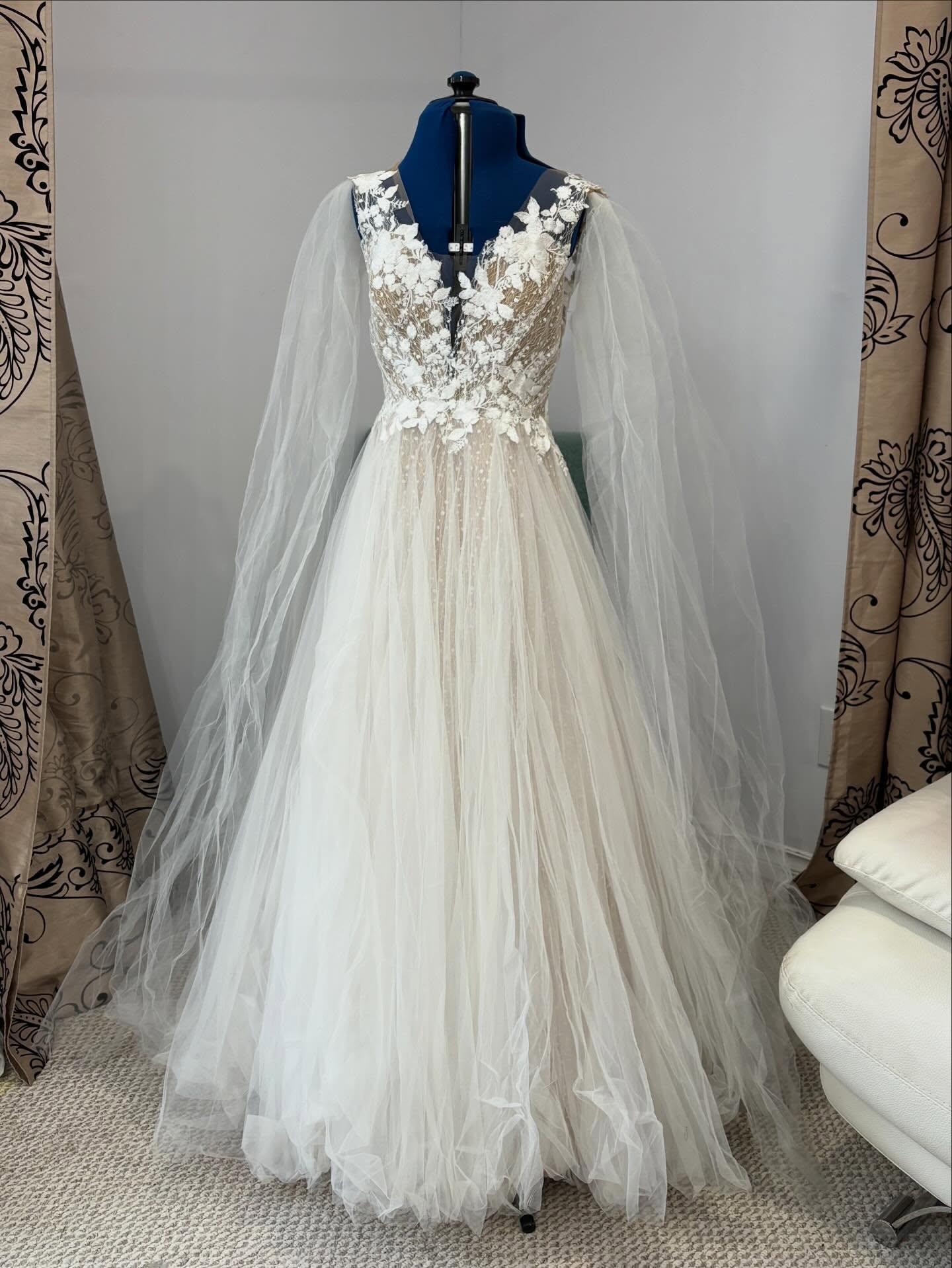 This is definitely a one of a kind dress for a one of a kind bride. This STUNNING Wtoo by Waters - Becket dress is sure to turn heads as you float down the aisle. The custom tulle sleeves give it a truly ethereal vibe.
This particular dress was never sold within bridal salons in Manitoba and was only available for purchase through the designers trunk show.
This is a petite dress but I truly believe there is a bride out there that this dress will be a perfect fit! The size is 00 which fits as such -
Bust - 32”
Waist - 24”
Hips - 34.5”
This dress has been hemmed to approx 5’2 in length.
This beautiful gown retails for $2500.00 and the consignor paid over $600.00 in alterations to have the tulle sleeves added and the dress hemmed. The dress has been drycleaned and is ready for its next ‘Cinderella’.
Consignment price $1,000.00
If you would like to come in and take a look please dm me or book directly through my website www.sewrenitycreations.com
#weddingconsignmentstudio #bridalconsignment #winnipegconsignment #smallbusiness #womanowned