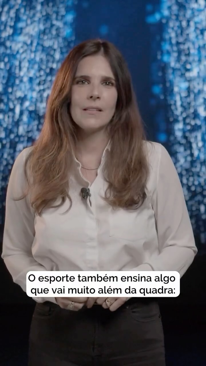 Quatro mulherrs.
Esse foi o número médio de mulheres que perdemos todos os dias em 2025. Um dado duro, que não pode ser ignorado.
Neste Dia Internacional da Mulher, a presidente Pacto pelo Esporte Cládia Romano traz uma reflexão sobre caminhos reais para mudar essa realidade — caminhos que passam, antes de tudo, pela educação.
Ao longo de mais de 20 anos no setor educacional, ela testemunhou uma verdade poderosa:
quando uma mulher estuda, ela se fortalece.
Quando se forma, conquista independência.
Quando aprende a ler o mundo, passa a ocupar o seu lugar nele.
A educação abre portas quando muitas outras parecem fechadas.
O esporte desenvolve confiança e coragem.
E as redes de apoio garantem que nenhuma mulher precise enfrentar desafios sozinha.
Neste 8 de março, reforçamos um compromisso coletivo:
Educação que liberta
Esporte que fortalece
Redes que acolhem
Livres pela educação. Fortes pelo esporte. Juntas pela vida.
#DiaInternacionalDaMulher #EducaçãoTransforma
#SEMERJ #MulheresNaEducação #JuntasSempre