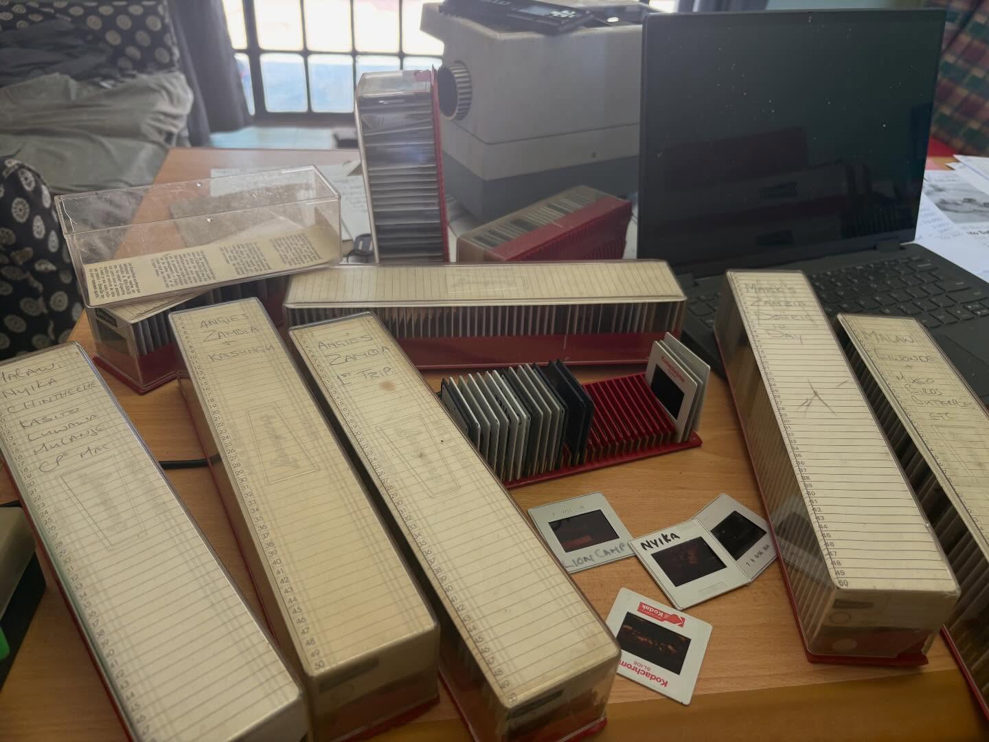 Most valuable employee went to issah today for bringing a box hidden in the depths of the store room full of treasure.
Do you recognize @lioncampzambia ?
It looked a little different in the 90’s.
#history #landlake #projector #slides