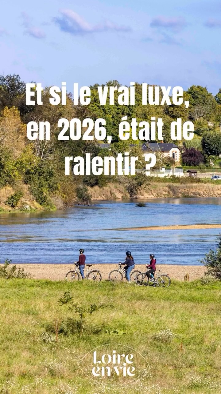 Et si le vrai luxe, en 2026, était de ralentir ?
Marcher ou pédaler tranquillement le long de la Loire, écouter le silence, admirer un paysage qui change à chaque saison, partager un moment simple…
Entre Roanne et Gien, la Loire se découvre autrement, dans une douceur qui fait du bien.
Une destination à vivre, à ressentir, à savourer.
www.loireenvie.fr
© CRT CVDL / D. Darrault / Robert-Famy Guillaume / DSL 71