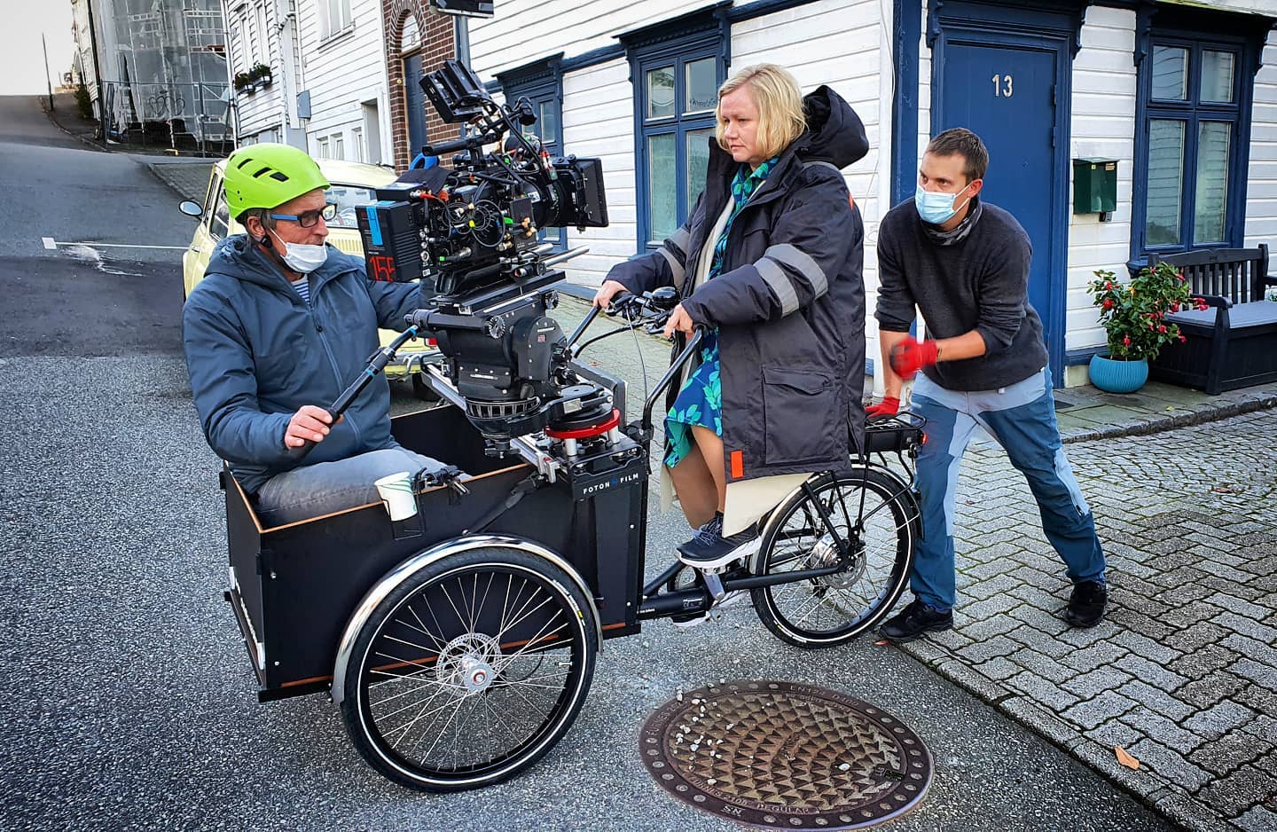 Behind the scenes of the TV series production "Lykkeland" / "State of Happiness" season 2.
Key Grip: Mikkel Brekne Munkvold
@kosemikkel
#lykkeland #nrk #stateofhappiness #foton4film #getagrip #griprigs #tvproduction #griplife #keygrip #filmmaking #filmproduction #filmcrew #gripset #videography #cinematography #filmmakers #gripandelectric #gripandlighting #filming #filmindustry #onlocation #behindthescenes #setlife #filmcrewlife #camerabike #onset #gripequipment #filmmakerlife #filmgrip #directorofphotography
@nrk @maipofilm
