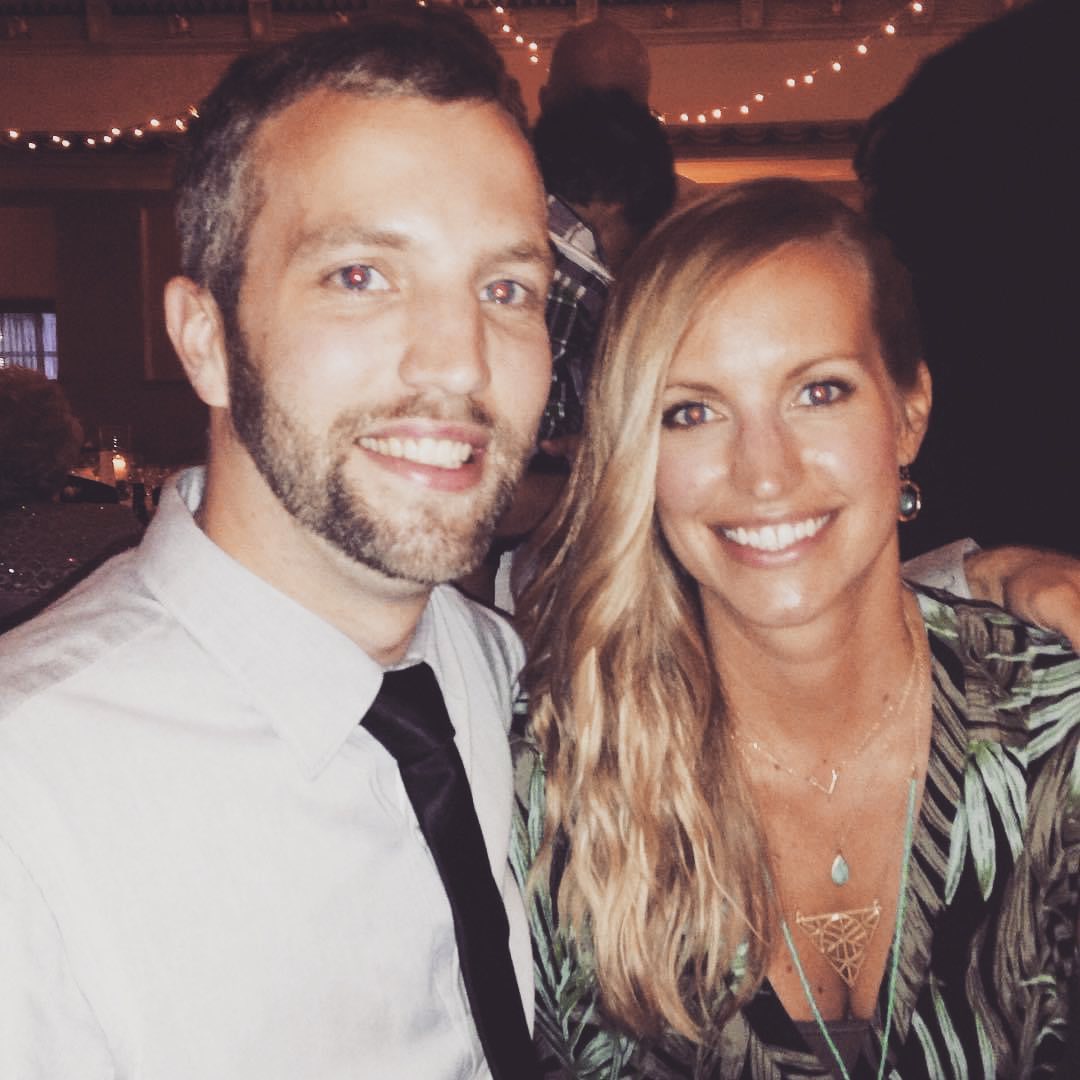 To my younger, pepper-haired brother, I love you 💕 #nationalsiblingday #mybrother #milesapartbutcloseatheart #amidoingthisright