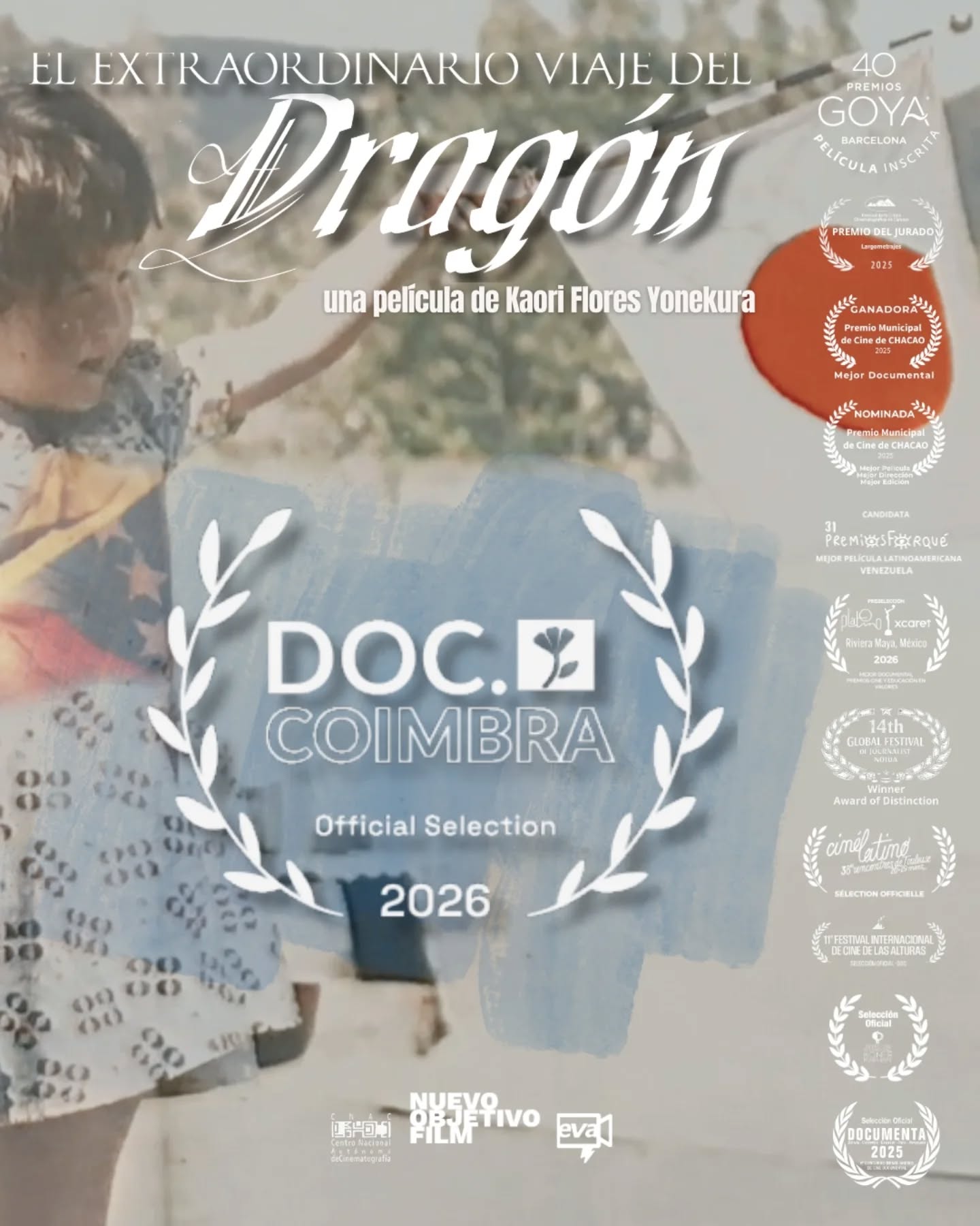 Nos vamos a Portugal!
Há histórias que atravessam oceanos para encontrar o seu lugar. "El Extraordinario Viaje del Dragón" (el_dragom_film) de Kaori Flores Yonekura (@miss__nikkei), chega à Seleção Oficial do DOC.COIMBRA 2026 ( @doc.coimbra )
Uma aventura migratória visual que começou em terras distantes e que agora faz uma paragem necessária em Coimbra para nos falar de identidade, raízes e o extraordinário que habita em cada ser humano. 🐉✨
Convidamos-te a esta viagem:
📅 19 de março | 16h00 📍 Auditório IPDJ, Coimbra
#Venezuela #Cinevenezolano #Coimbra #Portugal