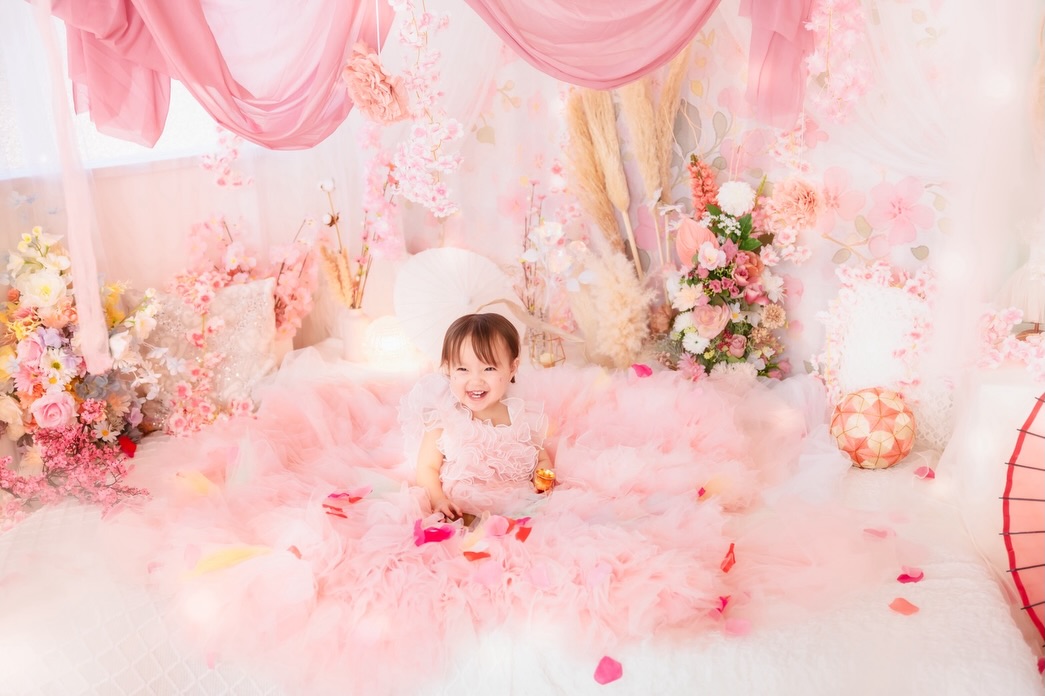 🎎
🌸•••••••••🌸
2026
桃の節句撮影会
お写真ご紹介
🌸•••••••••🌸
先日開催された
桃の節句撮影会の
お写真をご紹介します☺️✨
たくさんのご家族にご来店いただきました!
撮影会のご参加ありがとうございました😭🌸
本日はひな祭りでしたね🎎🌸
桃の節句、おめでとうございます!
全てのお子様が元気にすくすくと
笑顔で成長していきますように😊💕
#ひなまつり
#桃の節句
#撮影会