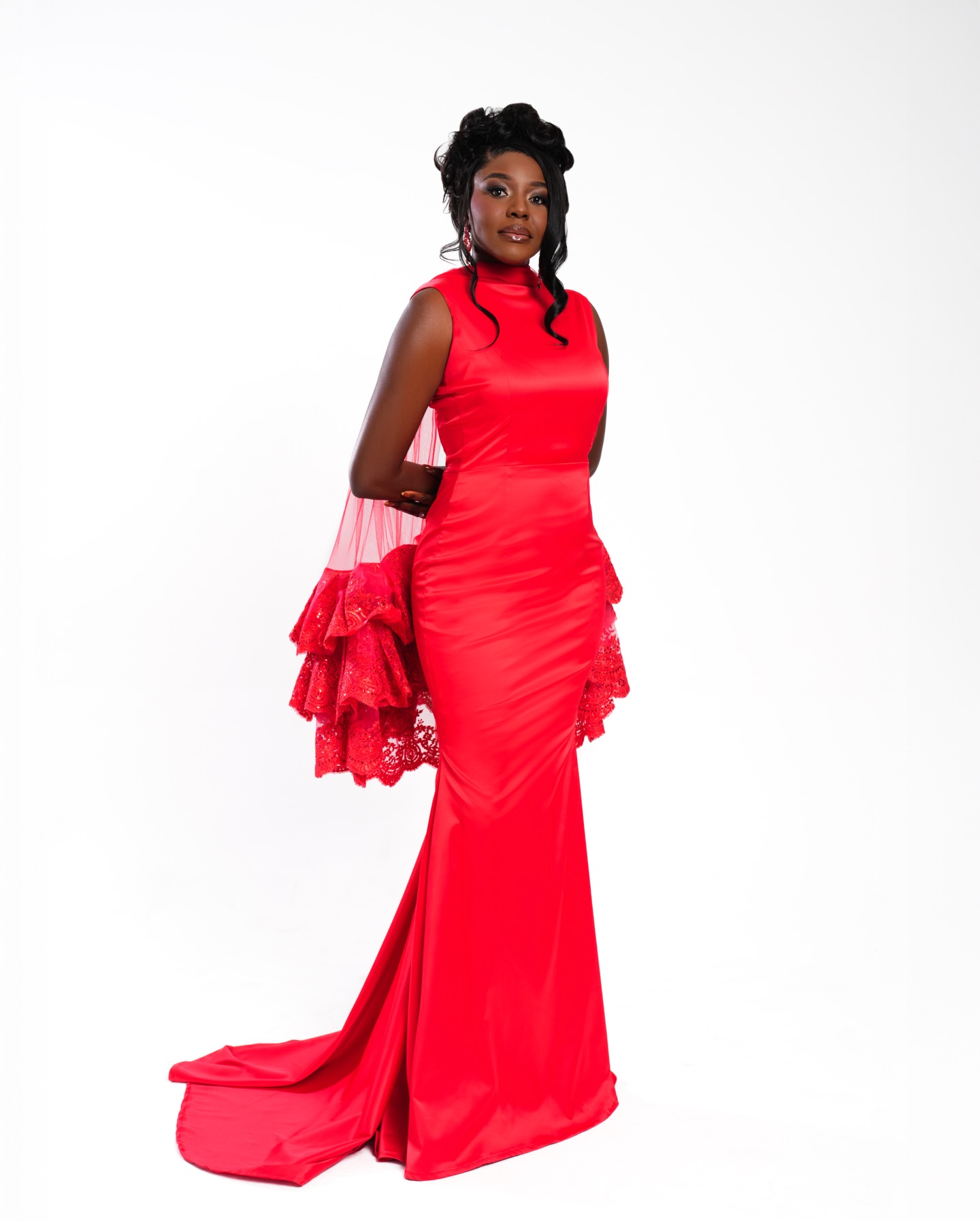 Thank you all for the massive love you showed me yesterday.
This is 40 baby! We celebrate all month❤️🌹
Dress 👗 - @anit_cuts
Hair - @princessjstyles
Makeup - @charismaraye
Photos - @kylerjvmes