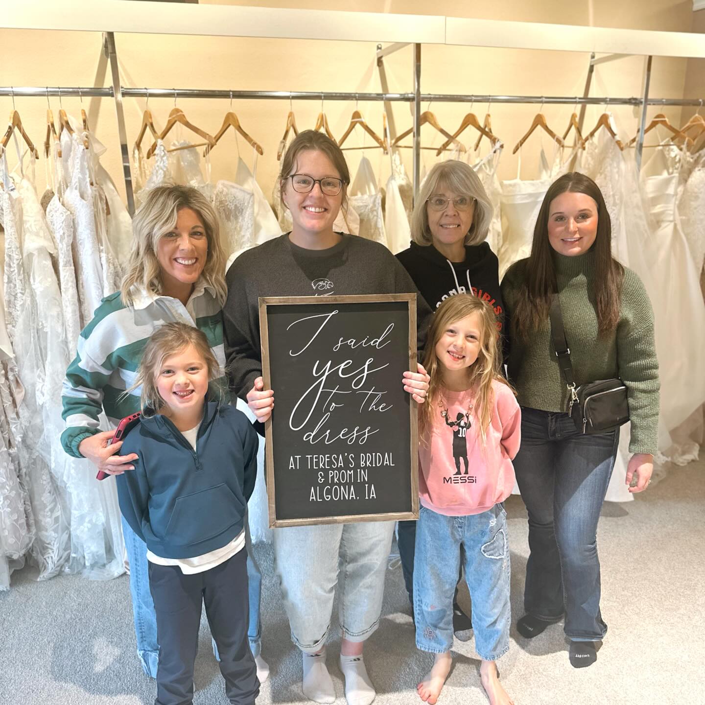 Kirsten said yes to the dress! 🤍🫶🏼 After finding so many different styles we loved, and retrying all of the favorites, we kept going back to THE ONE! Your dress is absolutely perfect for your wedding vision, Kirsten! I can’t thank you enough for shopping with us today! 🤍