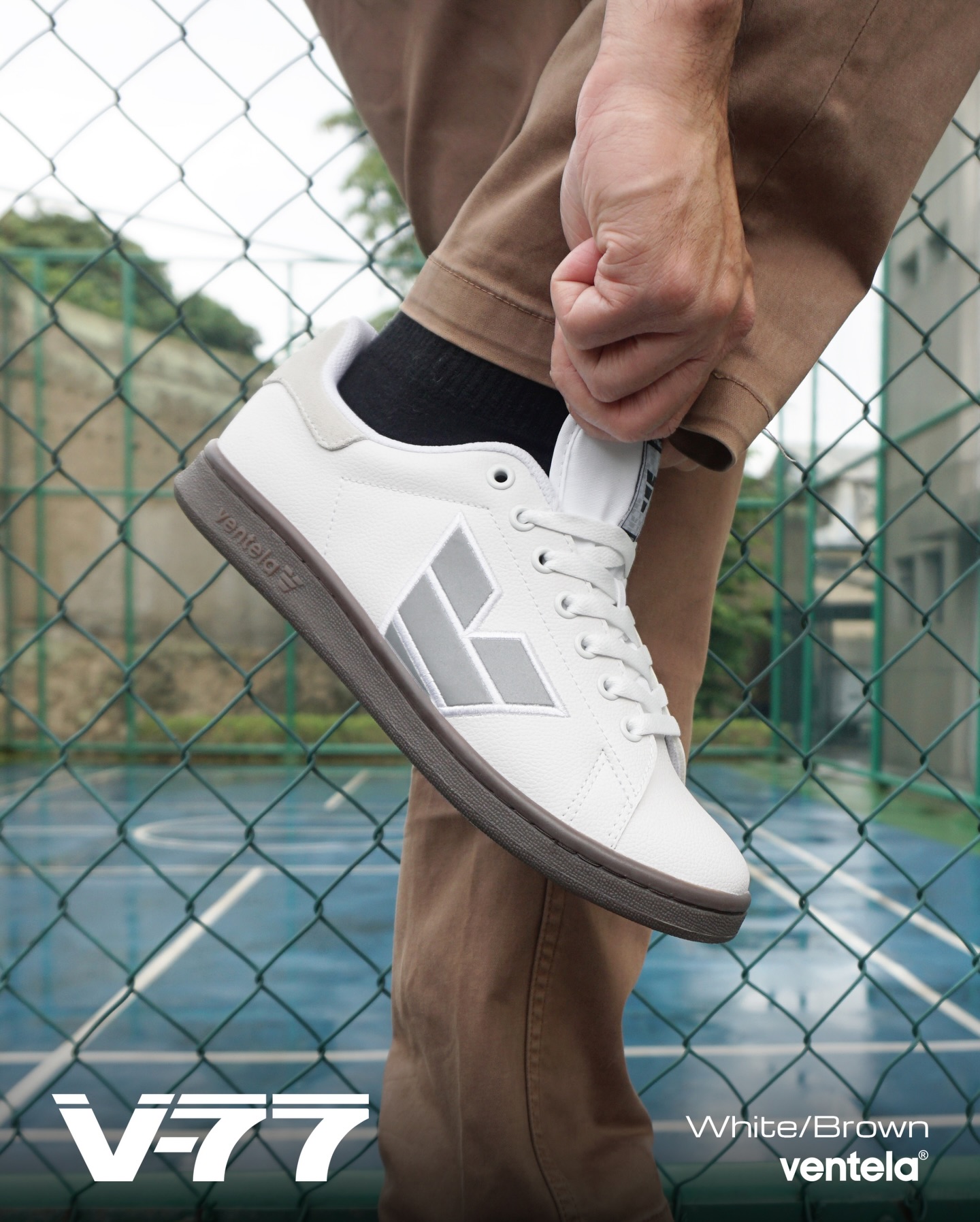 Kalem sih warnanya, tapi jelas nggak kalem auranya.
V-77 White/Brown
Harga Retail : 399.800 IDR.
Buat yang tau-tau aja kalau clean itu bukan berarti biasa.
#VentelaV77