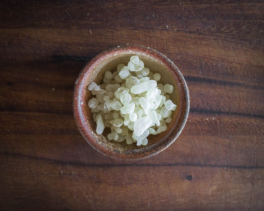 Chios Island Mastic — one of the world’s rarest spices. It only grows on Chios in Greece and was even mentioned by Hippocrates as a natural breath freshener. A must-have in Greek and Middle Eastern baking, it’s what gives tsoureki, kaimaki, and Turkish delight their iconic aroma 🌿