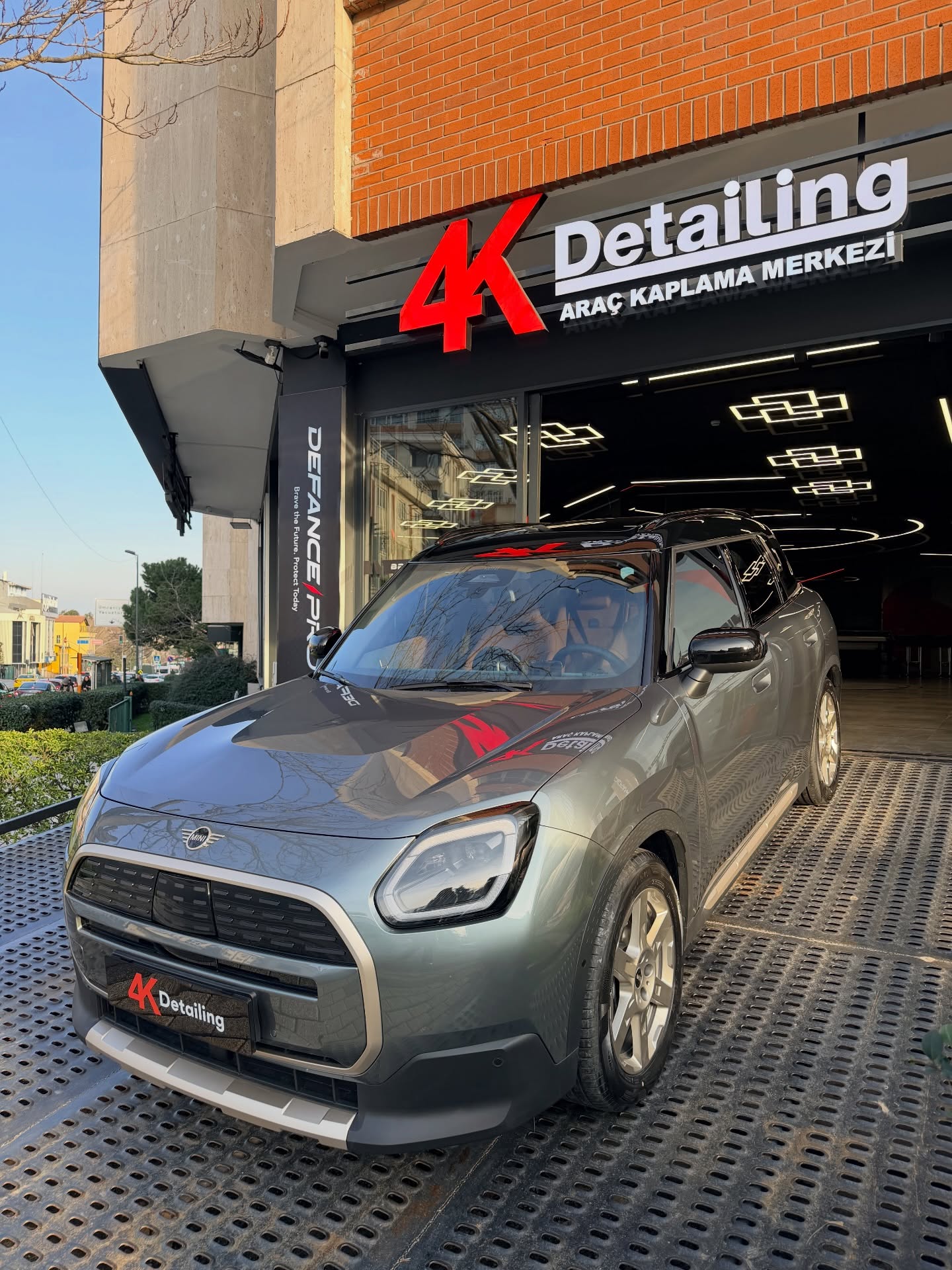 4K Detail’de bir MİNİ COUNTRYMAN daha,
210 Mikron PPF ile baştan sona koruma altına alındı. 🛡️
Detaylı yüzey hazırlığı, kusursuz uygulama ve premium işçilik…
Hem maksimum koruma hem de fabrikasyon parlak görünüm ✨
✅ Komple PPF Kaplama
🎁 Ön 2 Cam Filmi
🎁 Multimedya Ekran Koruma
🎁 Ön Cam Seramik Kaplama
4K Detail ayrıcalığıyla hediye edilmiştir. 👏
🛡️ Defance Pro,
7 yıl NFC garanti sistemi ile aracınızı uzun yıllar güvenle korur.
4K DETAİL Aracınıza Değer Katar.
#defancepro
#PPFKaplama
#210Micron
#AraçKoruma
#minicountryman