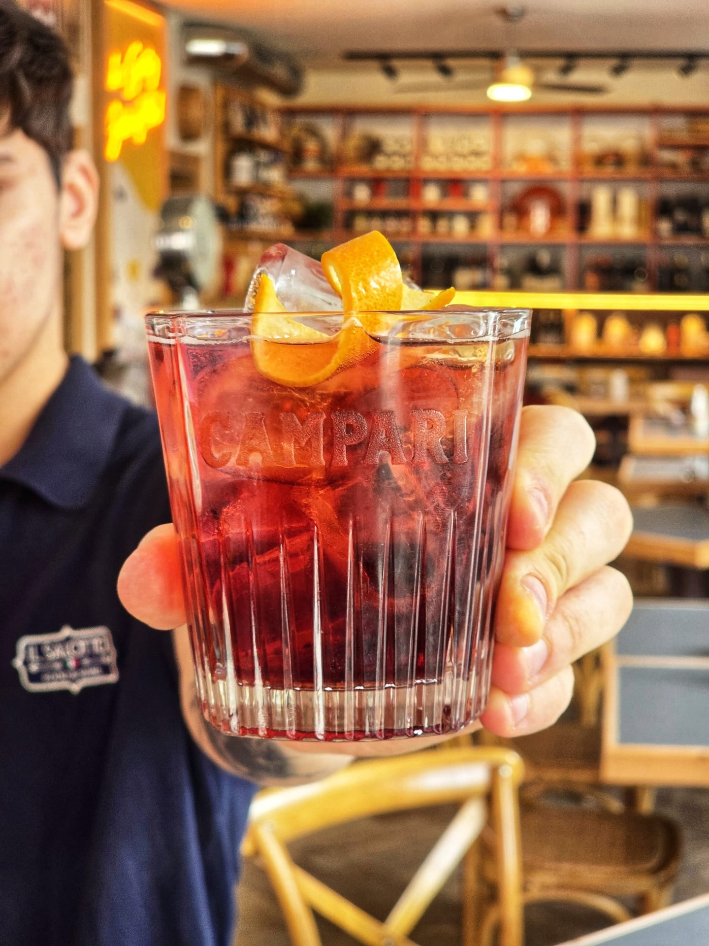 Some call it a Sbagliato. We call this perfection. 🔴🥃
#zurich #aperitivo #negroni #sbagliato #italy