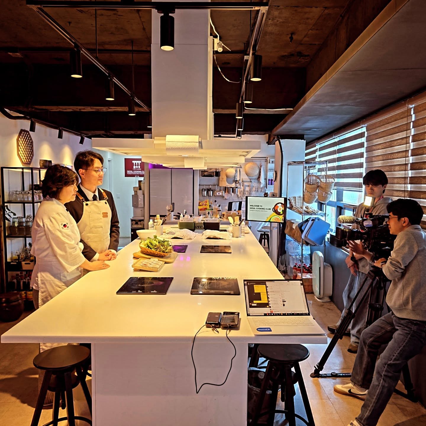 Our lovely chef, Olivia was on Channel A News 7
Seoul Cooking Club is getting more popular in Korea and other countries tiries now
Please come and join us for a Korean authentic cooking experience with our professional chef team
Please also contact us for more enquiry if you would like to take a Korean food related media. We will be happy to discuss about your project 🙏
Seoul Cooking Club 🇰🇷
Where Every Dish Tells a Story
#SeoulCookingClub #SeoulCookingClass #CookingClass #CookingClub #CookingSchool CookingStudio CookingLab KoreanCookingClass KoreaCookingClass Jongno Seoul Korea SeoulKorea Food Foods KoreanFood KoreanFoods KoreanCuisine KoreanGourmet FoodExperience Activities Culinary Brunch Lunch Dinner