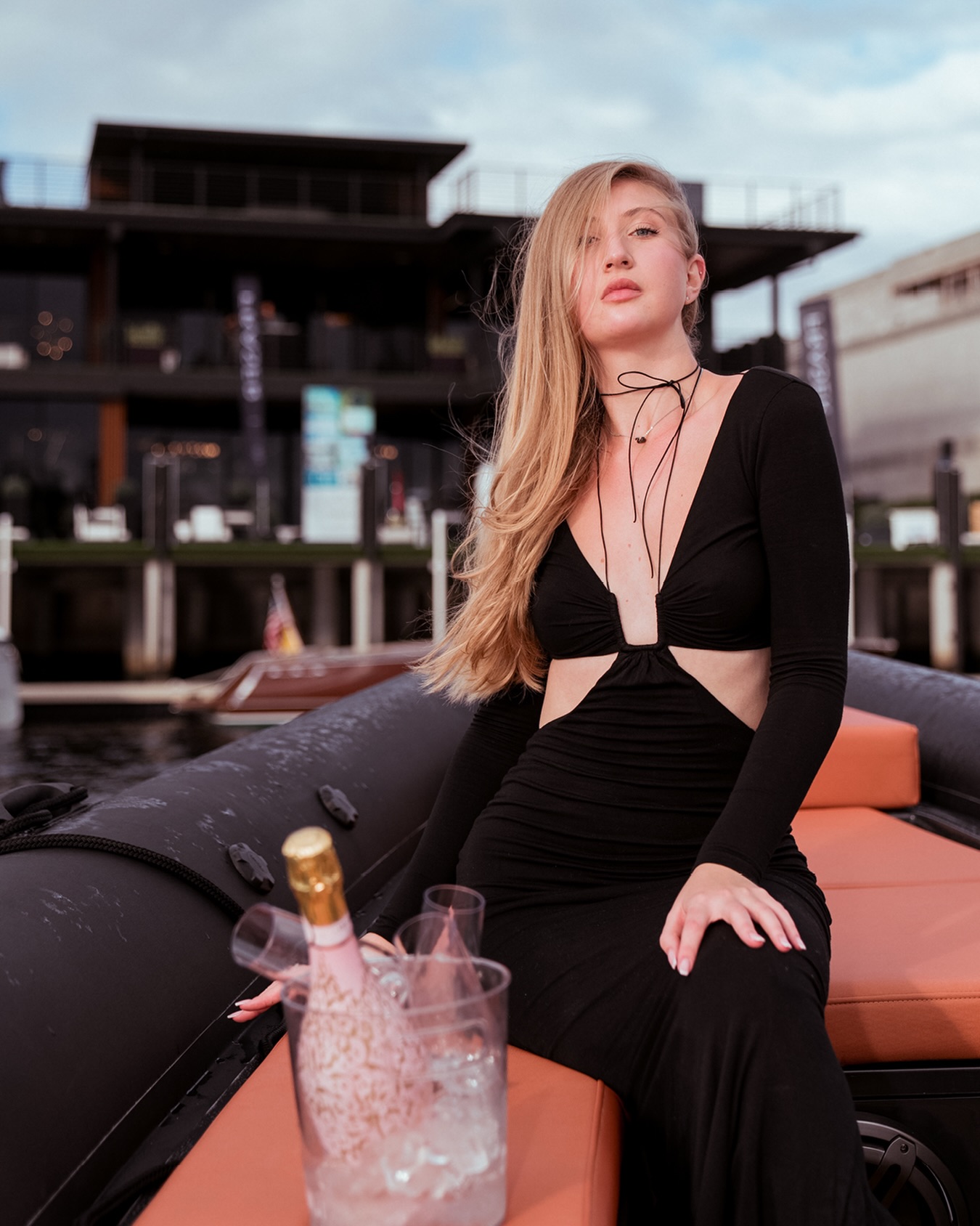 Elegance, bubbles, and golden hour energy.
The dream life looks good from here.✨🥂
#VieDeRêve #LuxuryLifestyle #SipTheDream