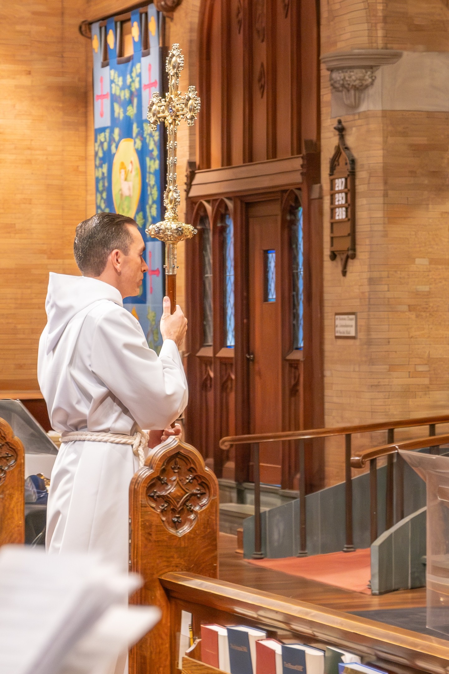 SUNDAY, February 28th
8:00 am: Holy Eucharist
9:00 am: Search Committee Town Hall Talks
10:00 am: Sunday School
10:15 am: Holy Eucharist with Music & ASL
11:30 am: Fellowship Hour
11:30 am: Chorister Practice
11:30 am: Search Committee Town Hall Talks