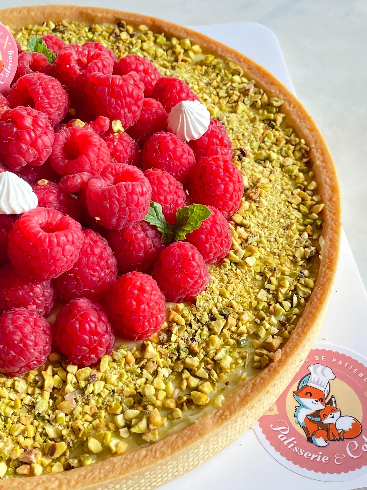 A little moment of sweetness
Fresh raspberries, pistachio cream, buttery French tart crust — simple ingredients, made with time and care.
At Les Délices de Patience, every tart is handmade in small batches, because good things should never be rushed.
Would you choose this for a birthday… or just because?