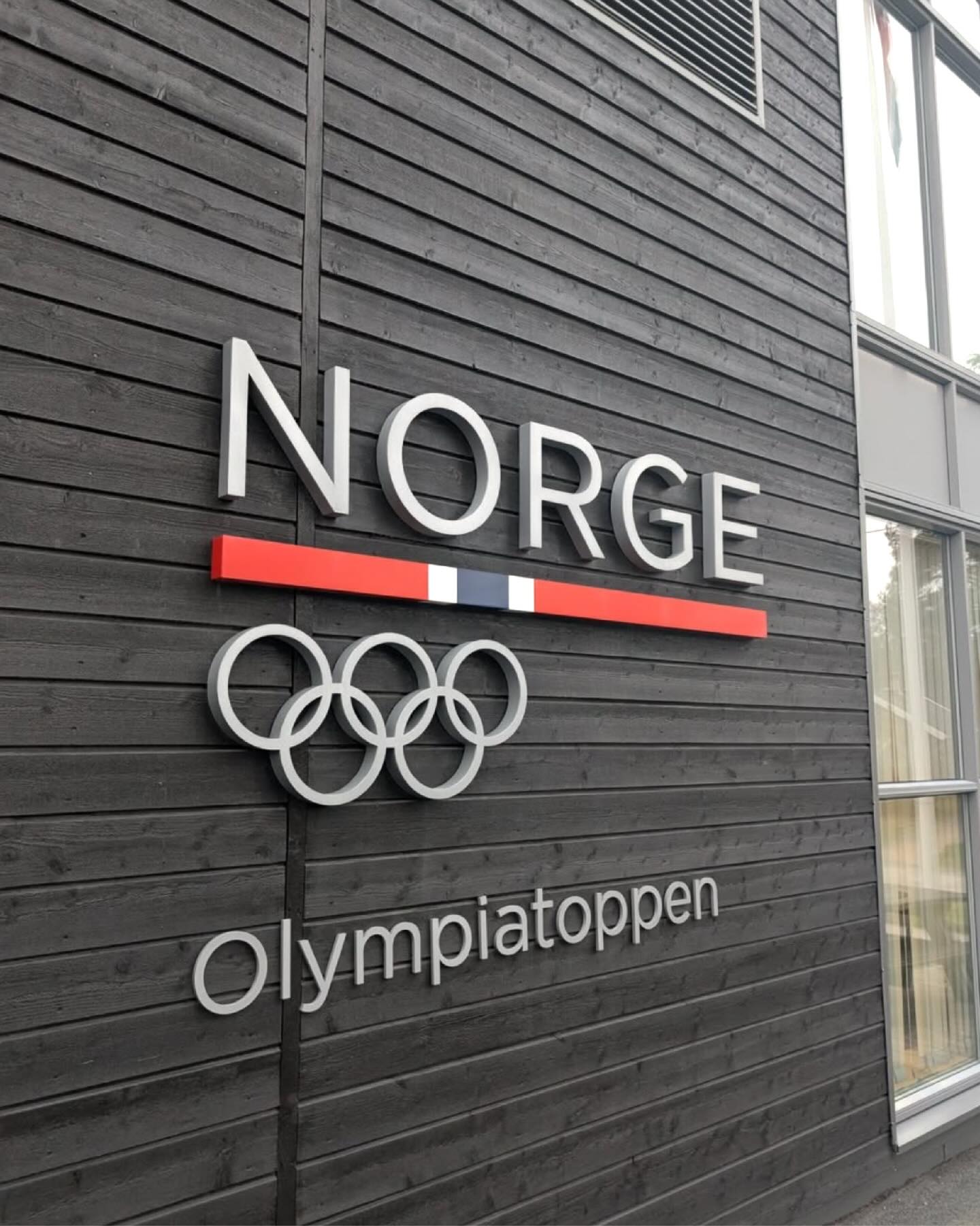 Huge congratulations to Team Norway for an absolutely historic performance at the Milano Cortina 2026 Winter Olympics! 🥇
With a record-shattering 18 gold medals and 41 total medals, Norway has once again proven why they are the undisputed powerhouse of winter sports. From Johannes Høsflot Klæbo’s legendary six-gold sweep in cross-country skiing to Anna Odine Strøm’s soaring success on the hills, the world is in absolute awe of the Norwegians.
While the talent and determination of these athletes are unmatched, their dominance is backed by world-class technology at Olympiatoppen. We are incredibly proud to highlight the Sporting Edge Climate Chamber installed at their elite training facility in Oslo.
This cutting-edge technology allows Norway’s finest to prepare for events in all parts of the world, ensuring they are always competitive, no matter what the conditions are.
It’s the perfect blend of a unique sporting culture and the best technology in the game. Here’s to the athletes, the coaches, and the innovation that keeps Norway on the podium! 🇳🇴🏆
#MilanoCortina2026 #TeamNorway #Olympiatoppen #WinterOlympics